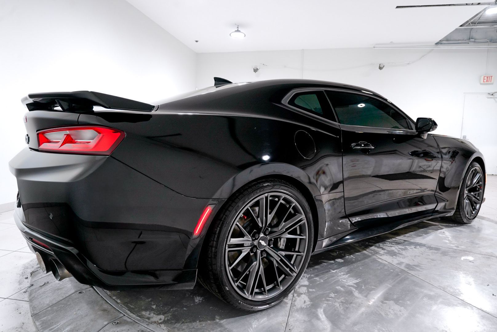 View vehicle photo 6