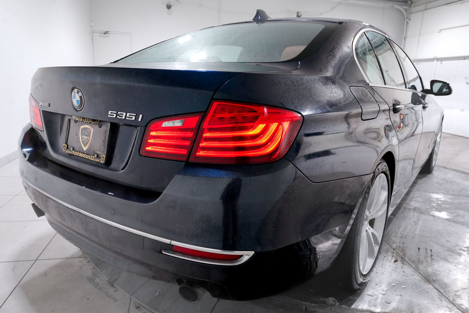 View vehicle photo 7