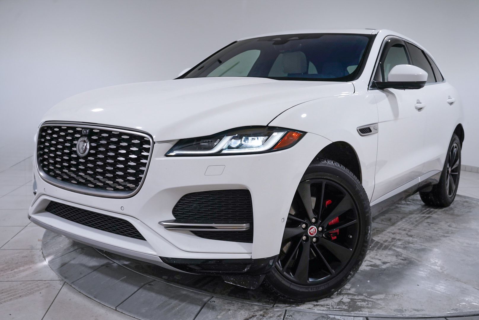 2021 Jaguar F-PACE P250 S's photo
