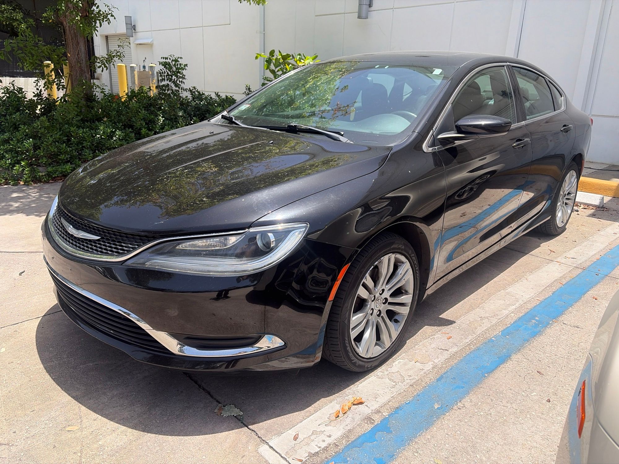Black Clearcoat 2016 Chrysler 200 Sedan Front-Wheel Drive 9-Speed Automatic