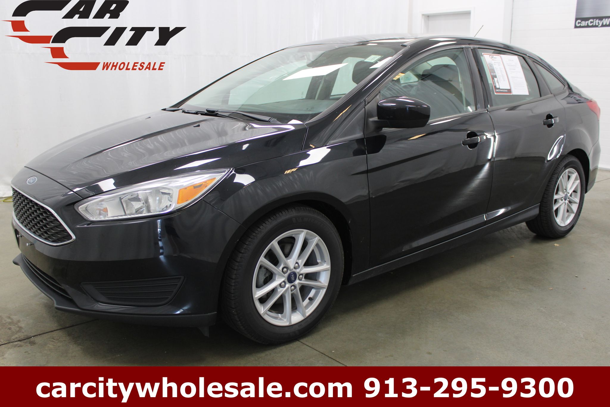 Shadow Black 2018 Ford Focus SE Sedan Front-Wheel Drive 6-Speed Automatic