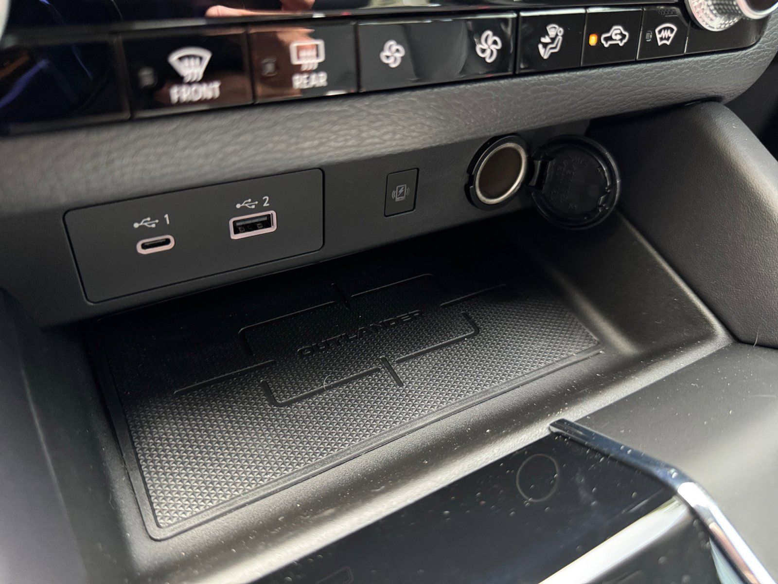 Used 2025 Mitsubishi Outlander PHEV SE 4D Sport Utility