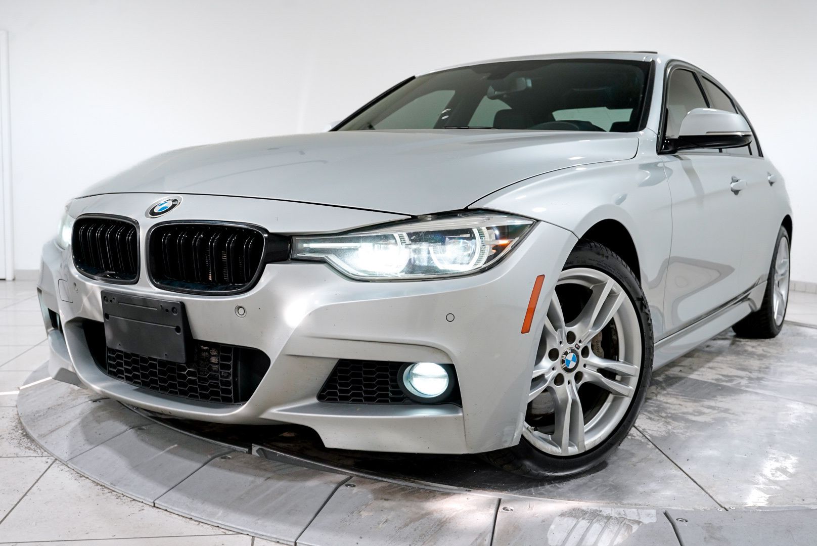 2016 BMW 3 Series 340i xDrive Sedan's photo