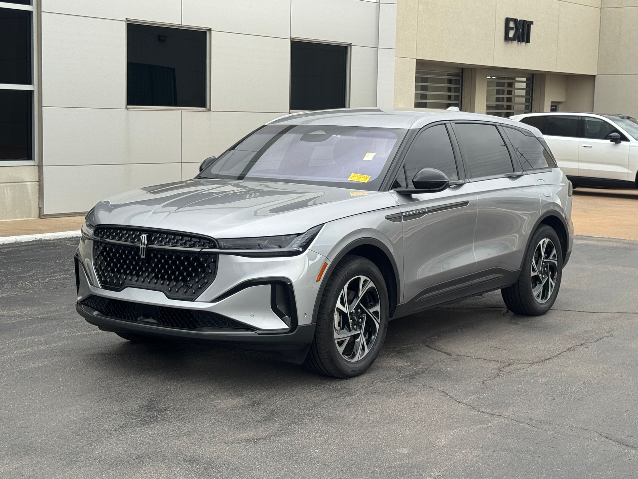 Silver Radiance Metallic Clearcoat 2024 Lincoln Nautilus Hybrid Premiere AWD SUV / Crossover All-Wheel Drive Continuously Variable Transmission