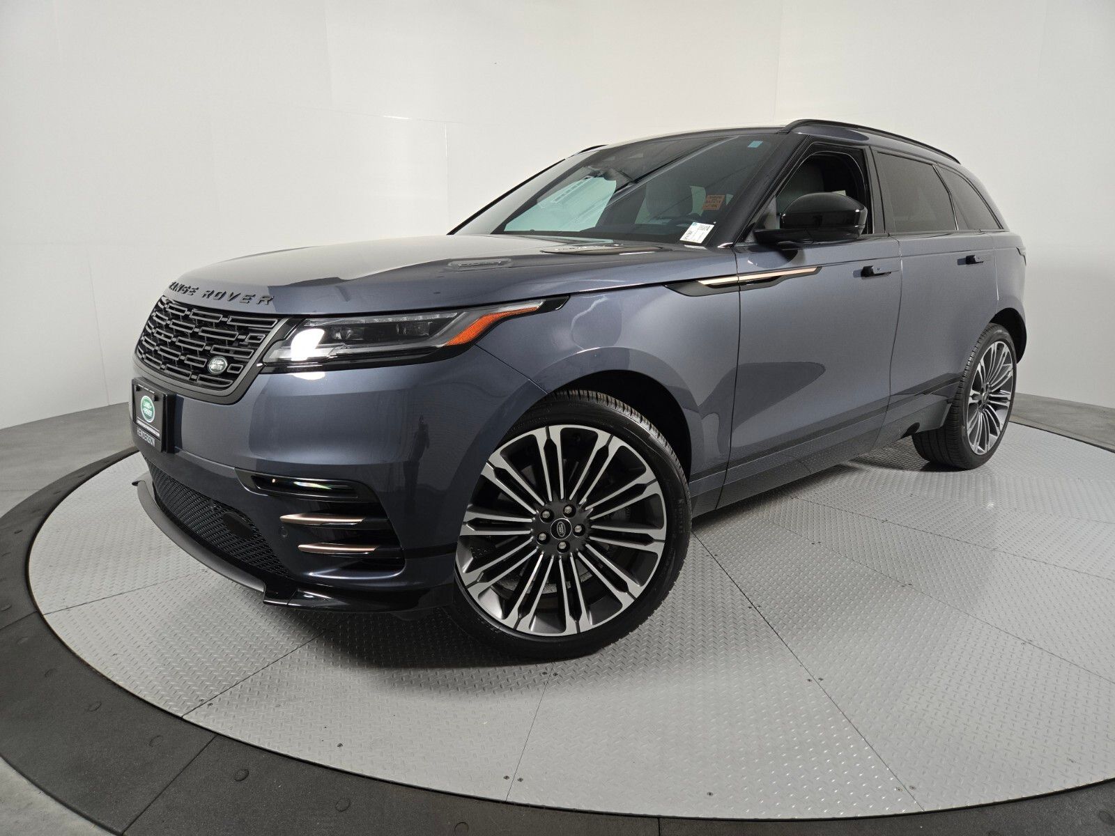Varesine Blue Metallic 2024 Land Rover Range Rover Velar P400 Dynamic SE AWD SUV / Crossover All-Wheel Drive 8-Speed Automatic