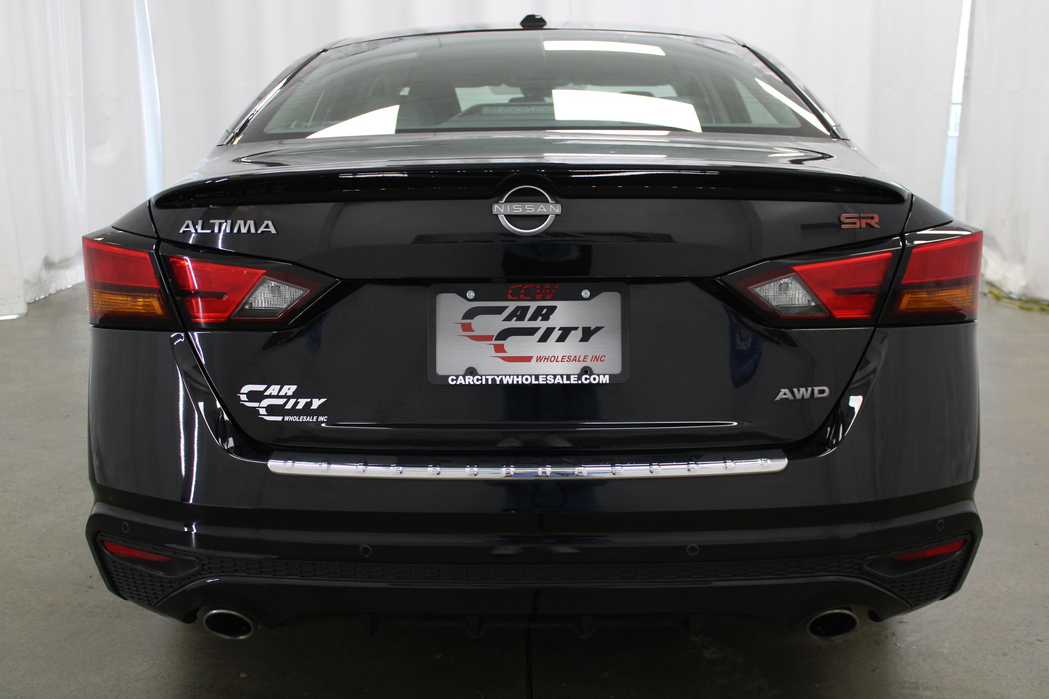 View vehicle photo 6