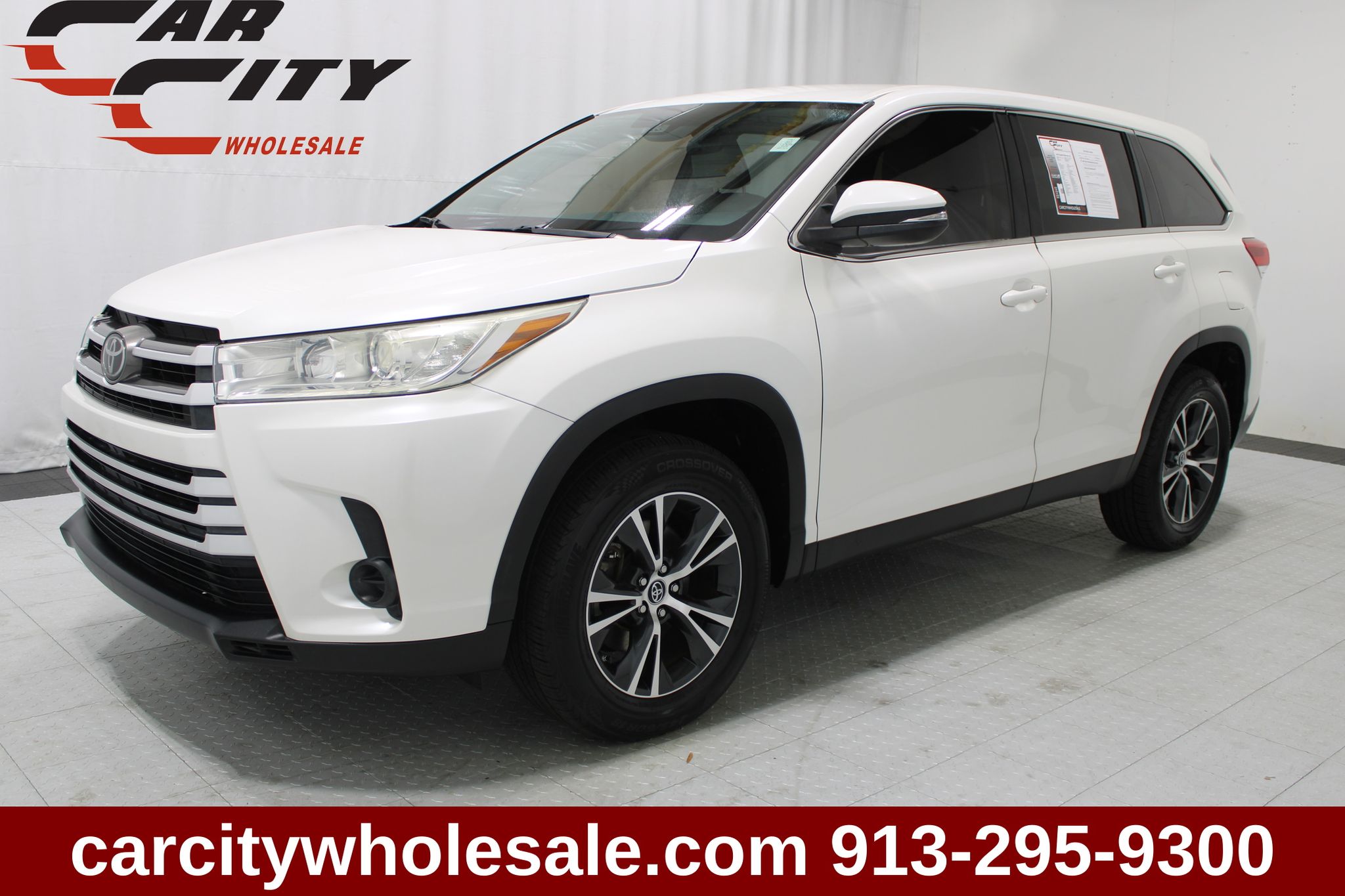 White (Blizzard Pearl) 2019 Toyota Highlander SUV / Crossover Front-Wheel Drive 6-Speed Automatic