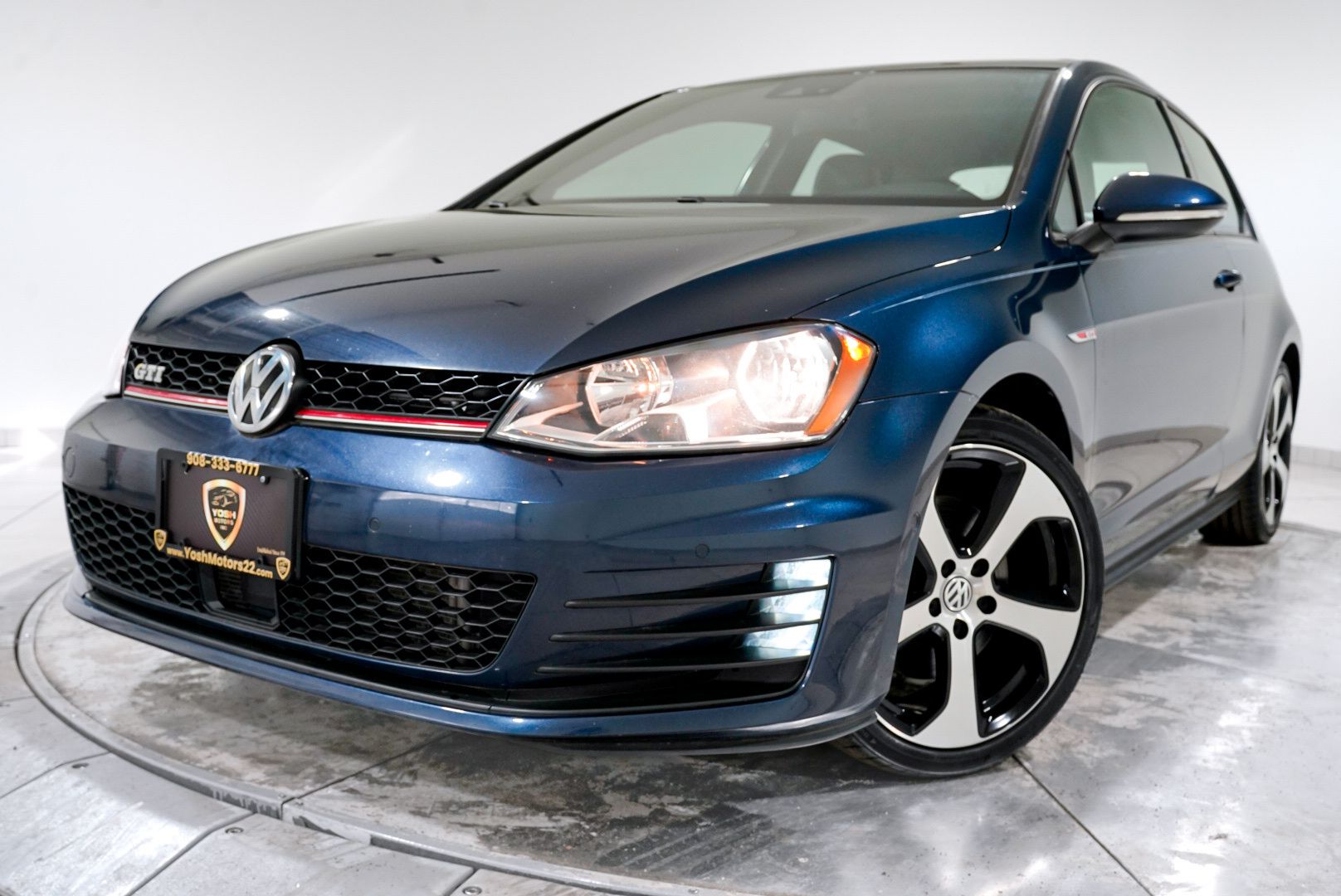 2016 Volkswagen Golf GTI 2.0T SE 2-door PZEV's photo