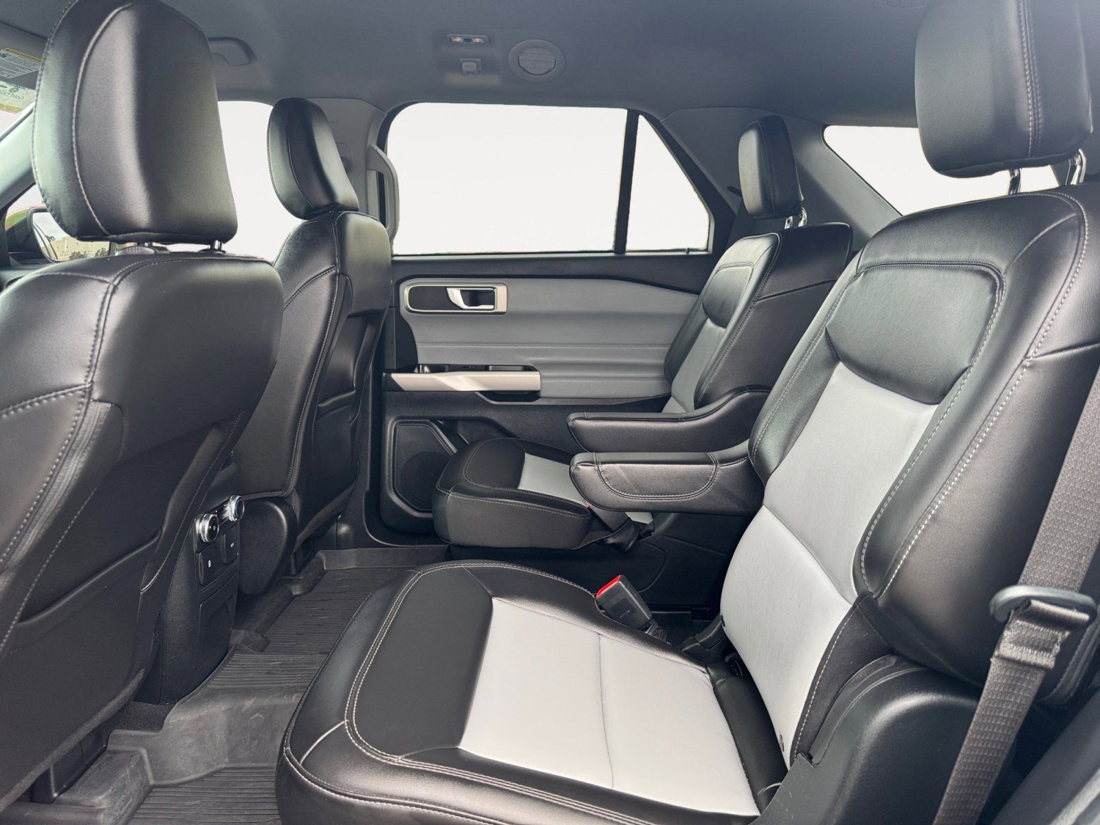 Used 2023 Ford Explorer XLT 4D Sport Utility