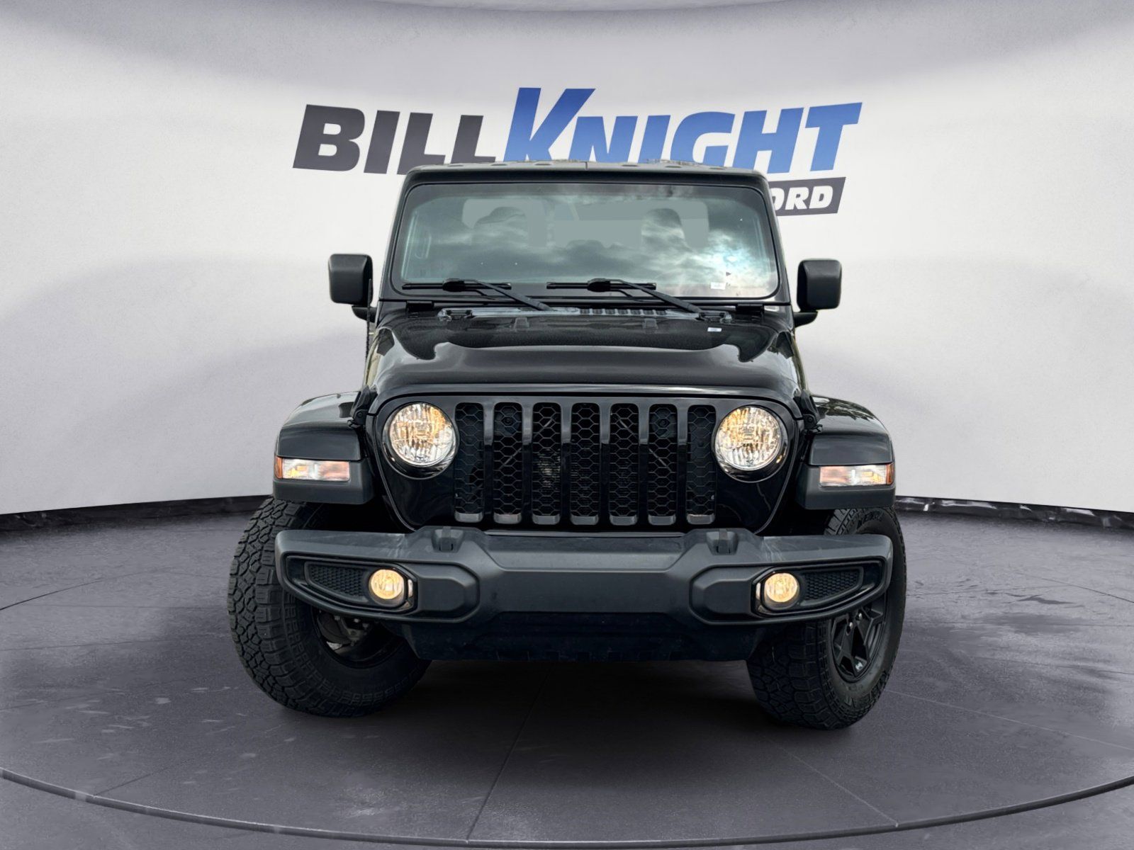 Used 2022 Jeep Gladiator Willys 4D Crew Cab