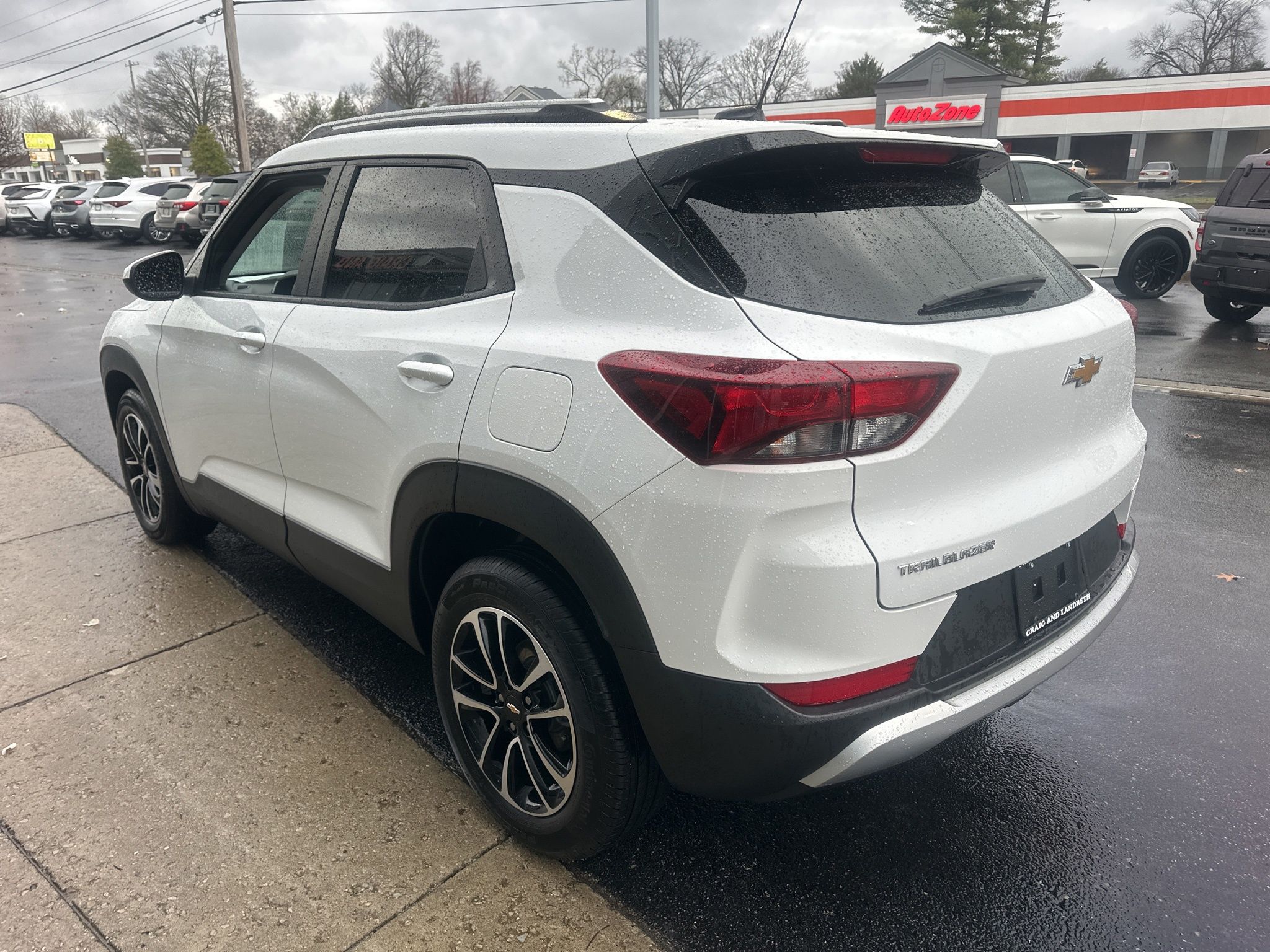 View vehicle photo 4