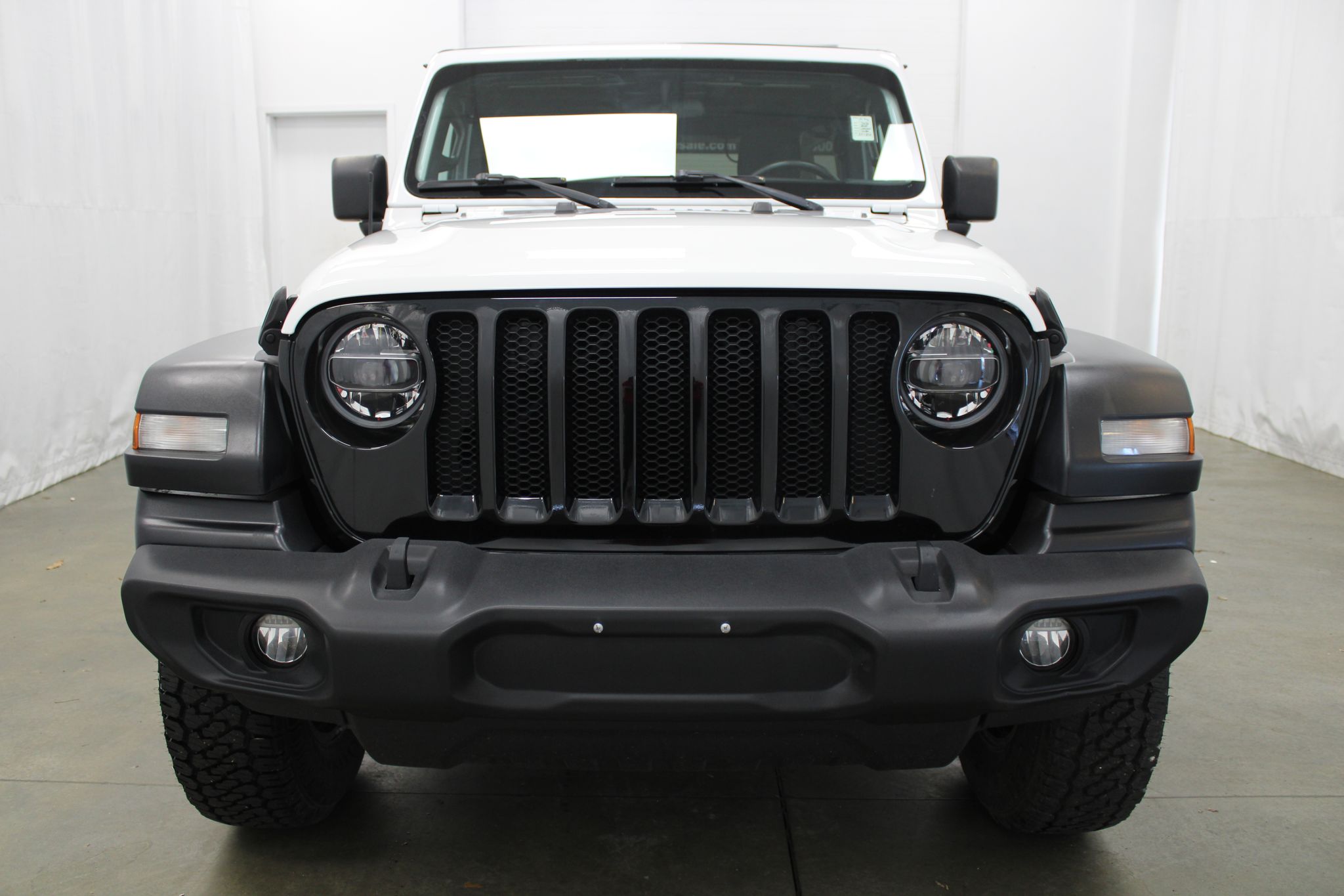 View vehicle photo 3