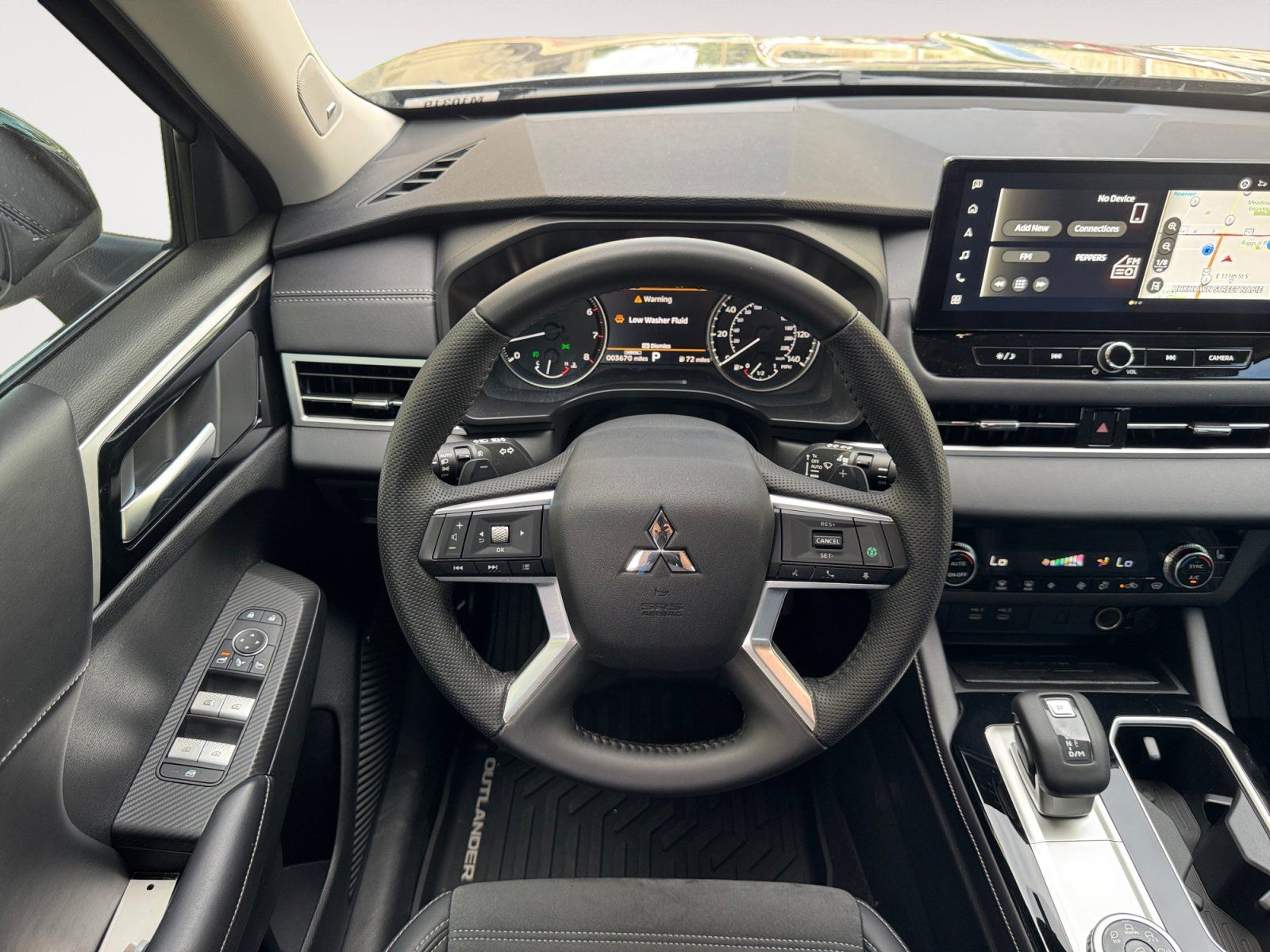 Used 2025 Mitsubishi Outlander SE 4D Sport Utility