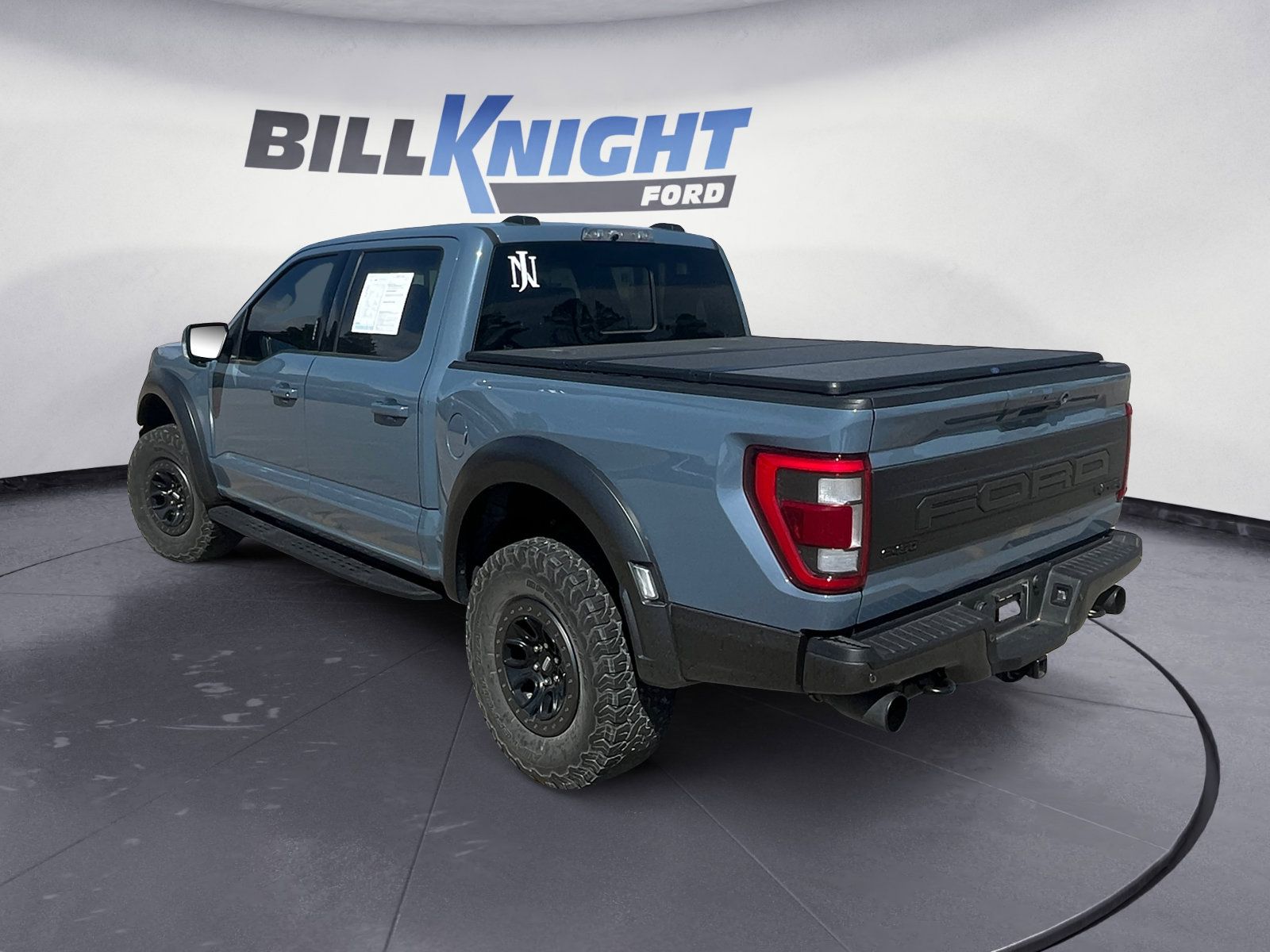 View vehicle photo 3