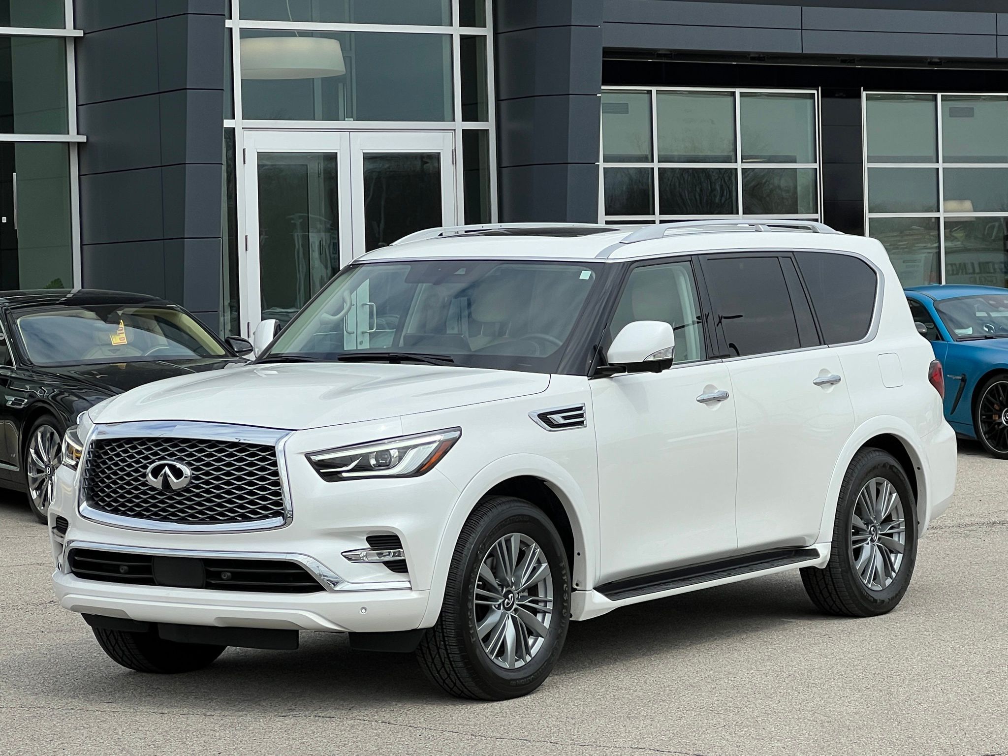2022 INFINITI QX80 Luxe RWD