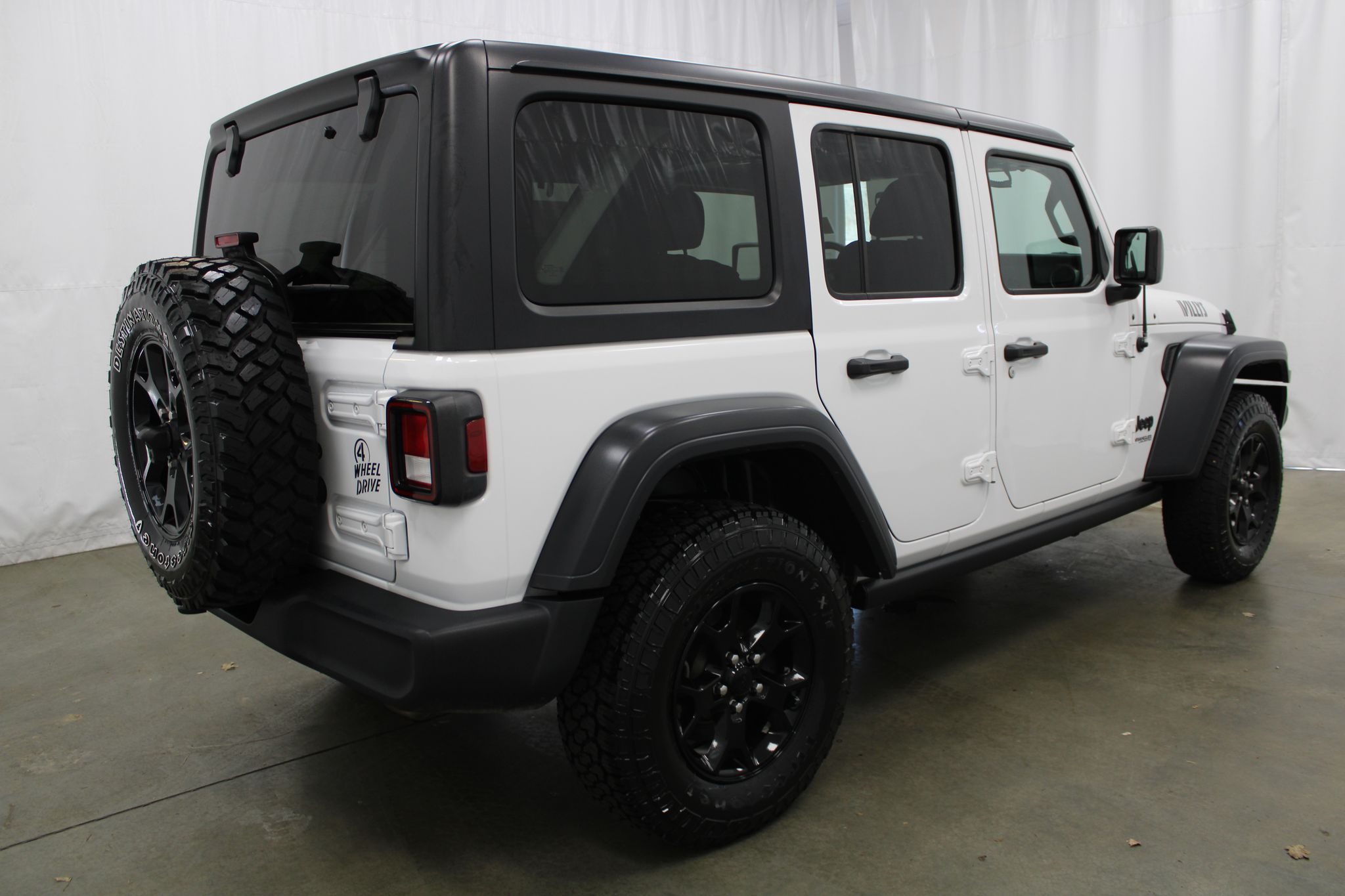 View vehicle photo 6