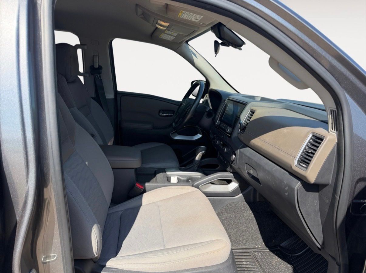 2022 Nissan Frontier SV Crew Cab 4WD