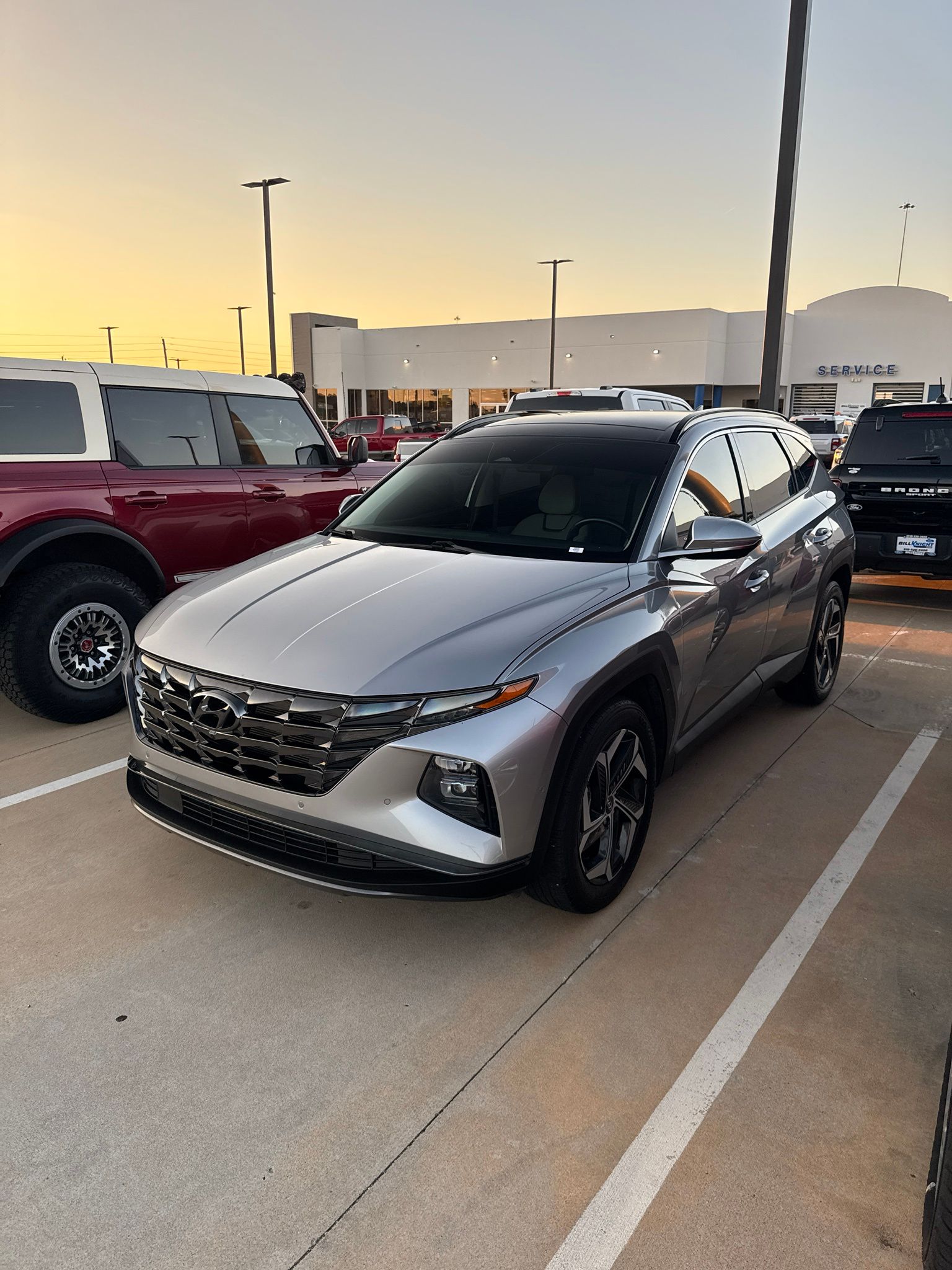 Shimmering Silver 2024 Hyundai Tucson SUV / Crossover Front-Wheel Drive 8-Speed Automatic