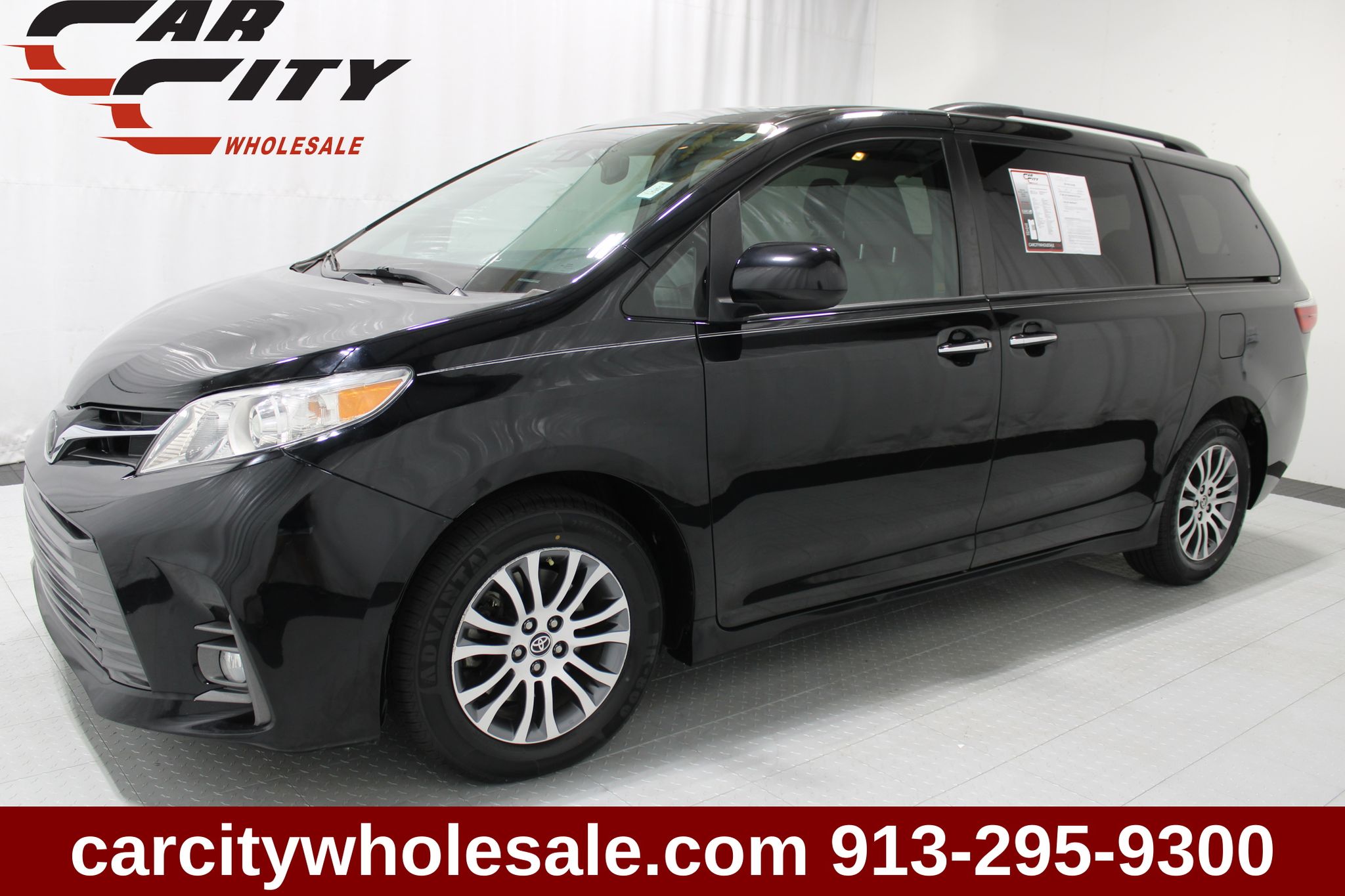 Midnight Black Metallic 2020 Toyota Sienna Minivan Front-Wheel Drive 8-Speed Automatic