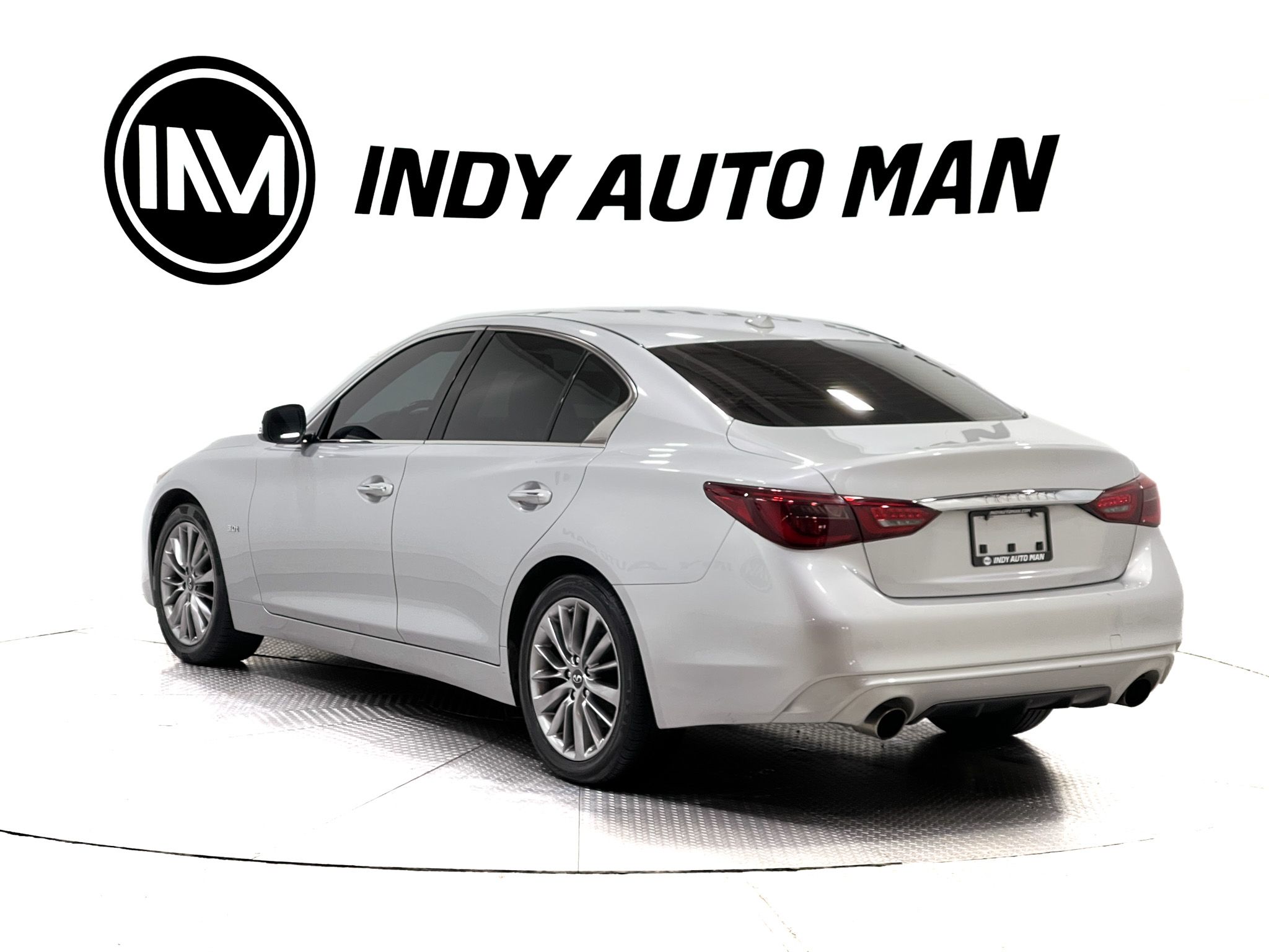 View vehicle photo 6