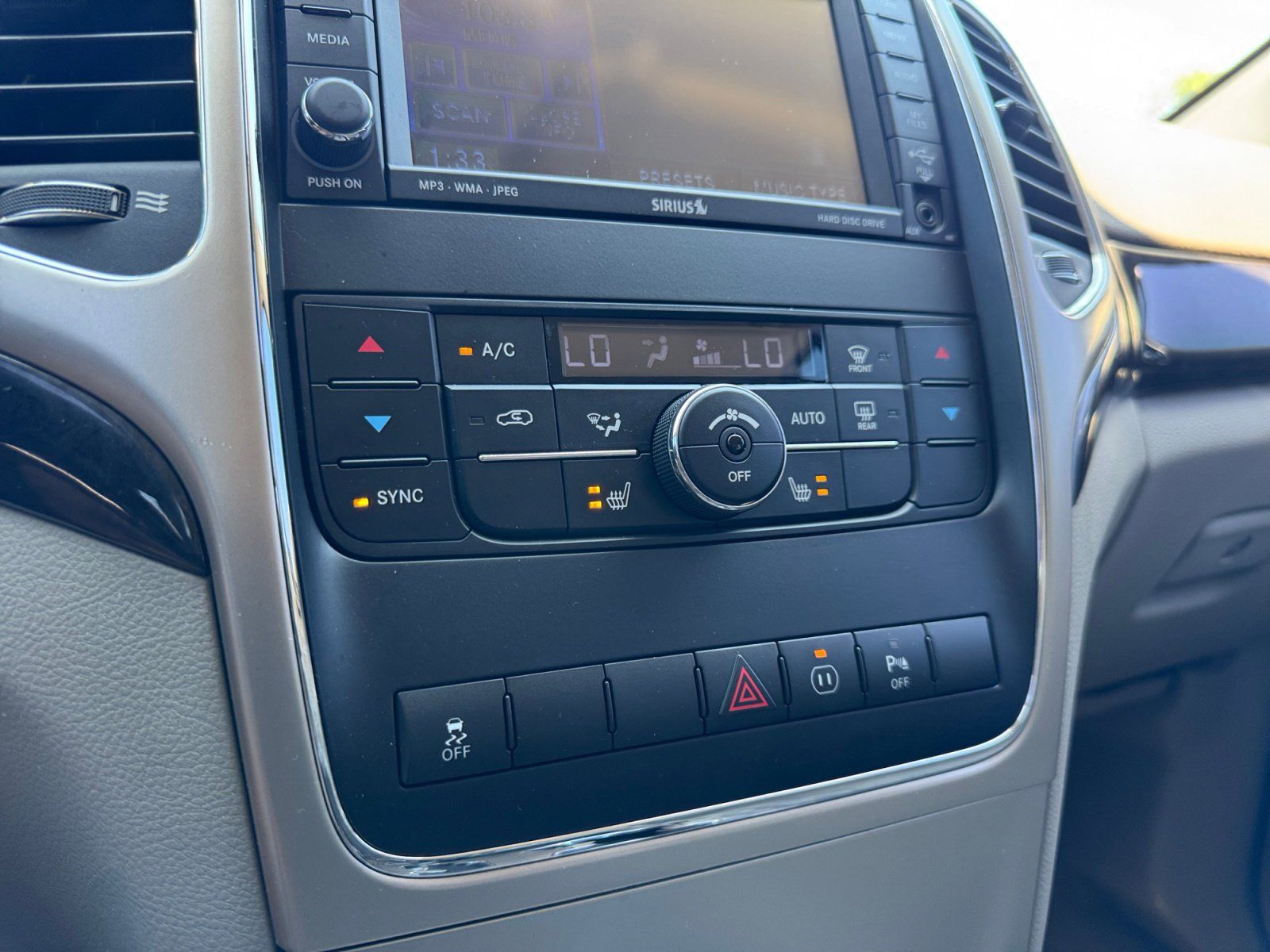 Used 2011 Jeep Grand Cherokee Laredo 4D Sport Utility