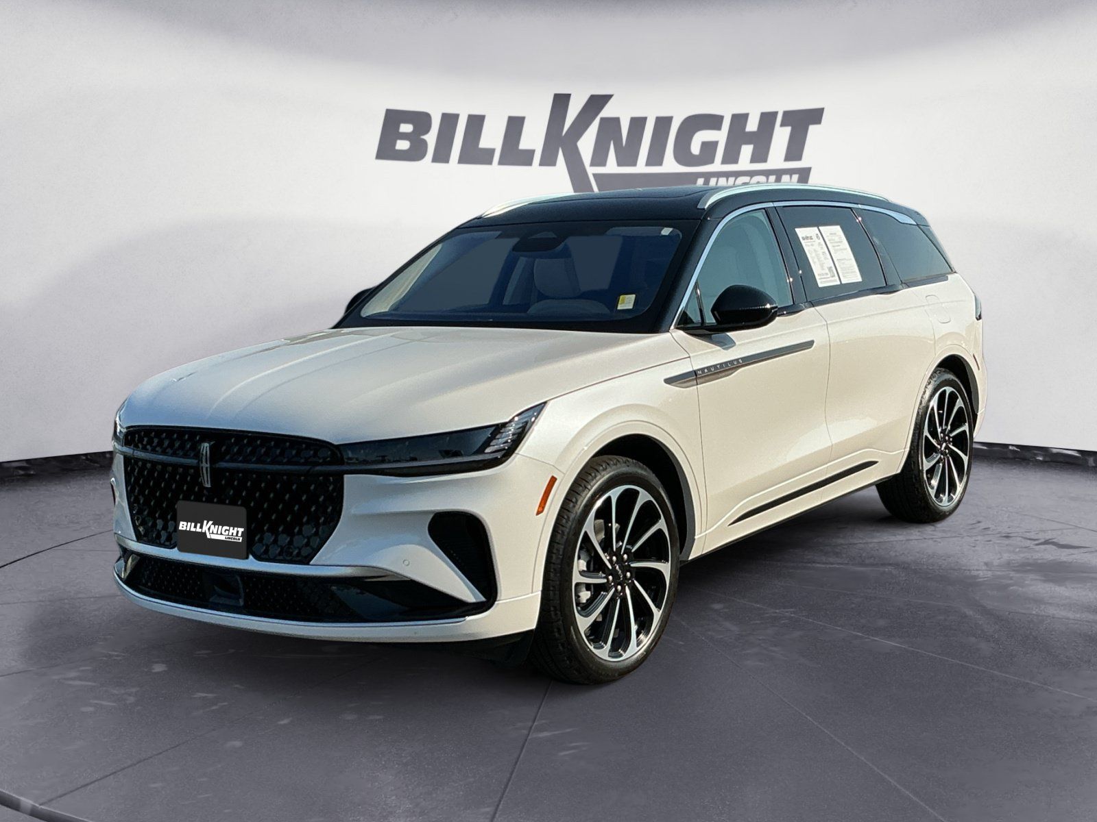 White Platinum Clearcoat Metallic 2026 Lincoln Nautilus SUV / Crossover All-Wheel Drive Continuously Variable Transmission