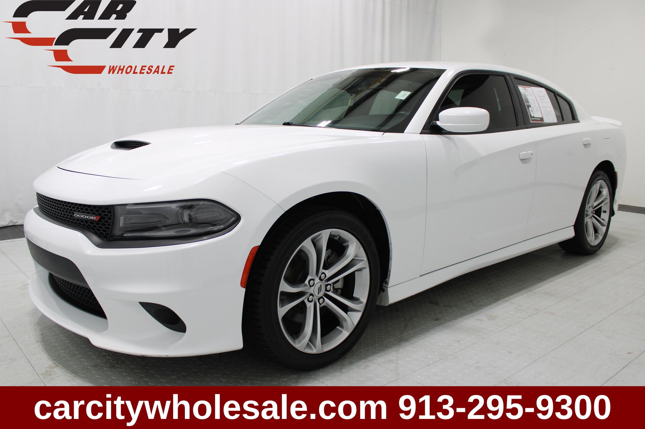 White Knuckle Clearcoat 2022 Dodge Charger Sedan Rear-Wheel Drive 8-Speed Automatic