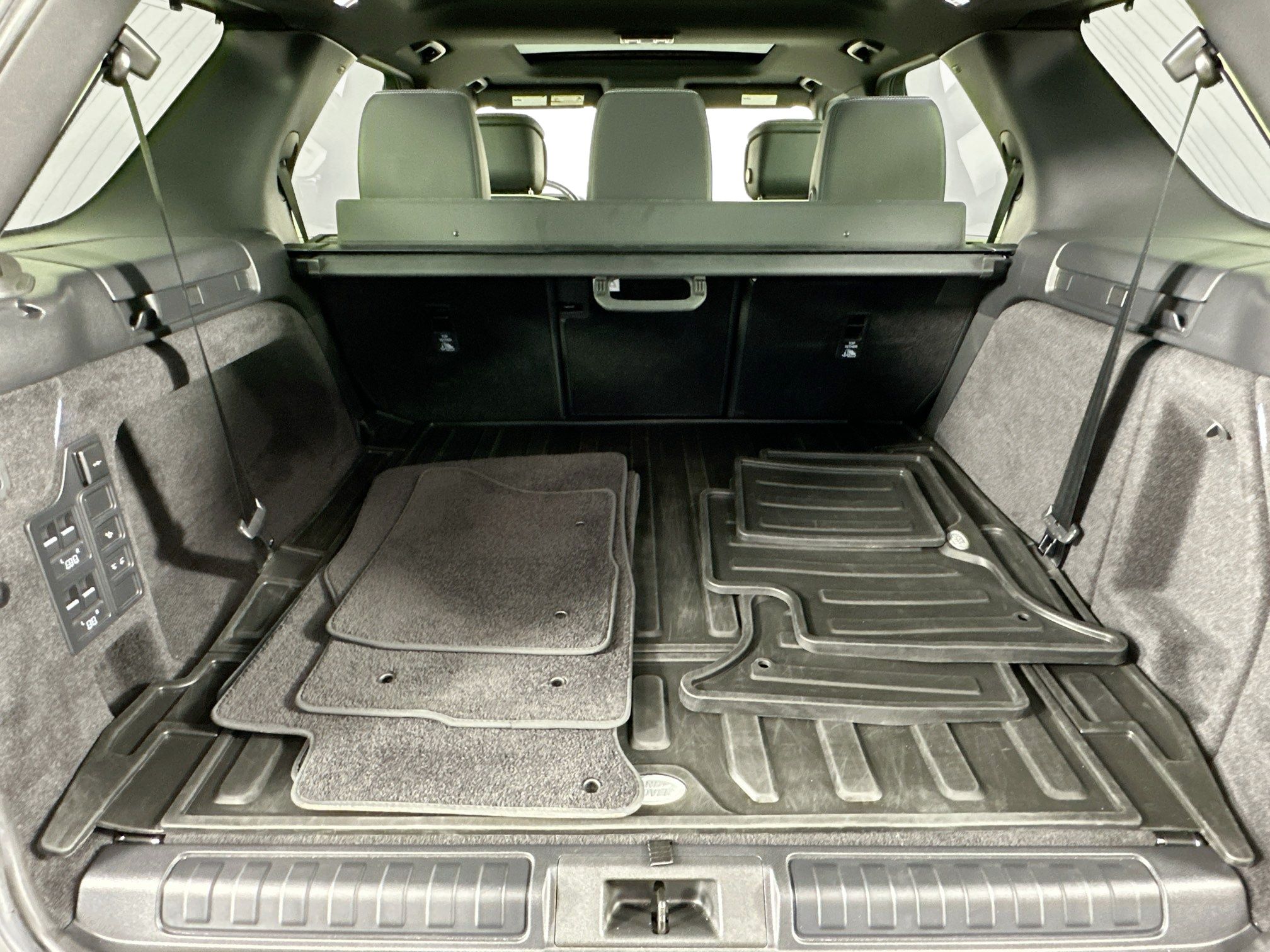used 2023 Land Rover Discovery car, priced at $37,995