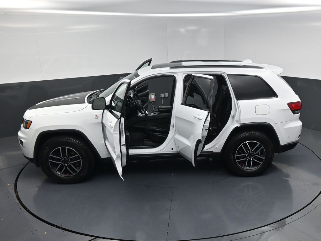 2019 Jeep Grand Cherokee Trailhawk White at Genesis of Spring