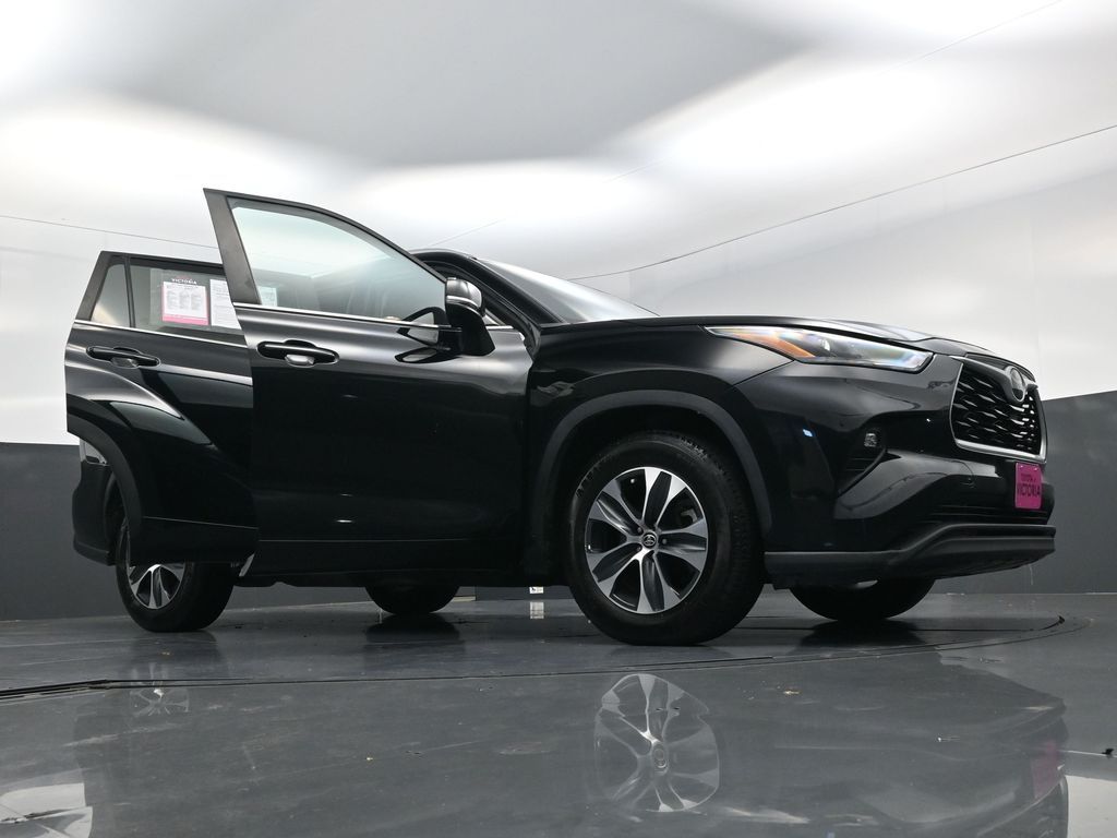 2023 Toyota Highlander XLE Black at Classic Elite Chevrolet Sugar Land