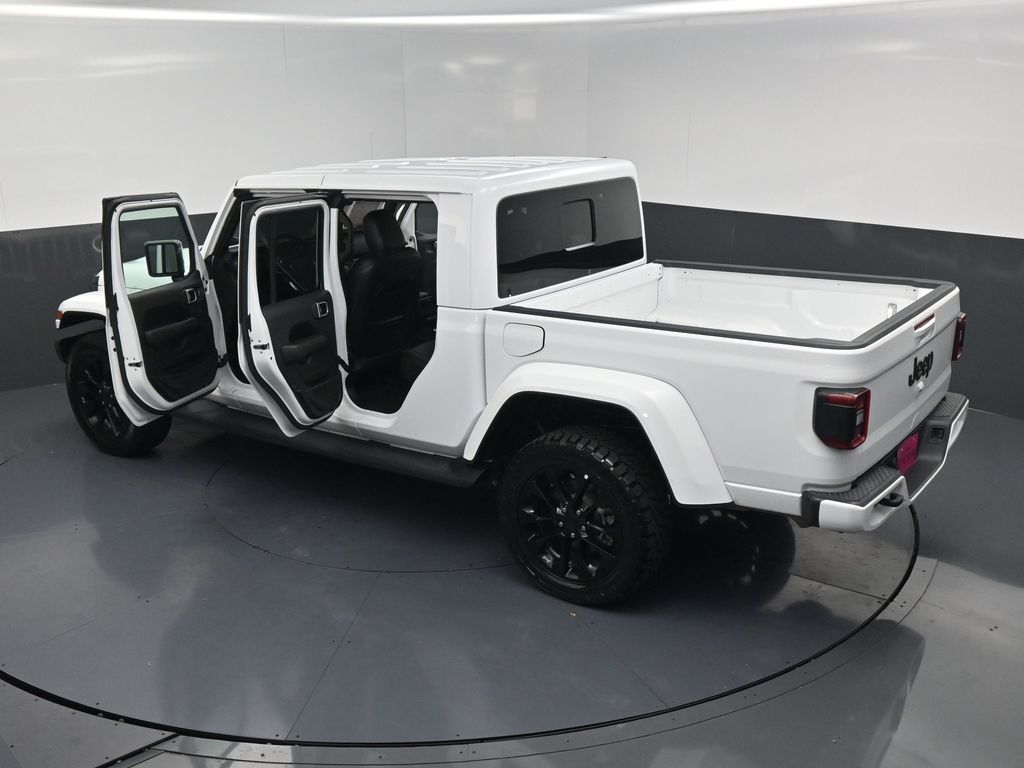 2023 Jeep Gladiator Overland White at Victoria Chrysler Dodge Jeep Ram