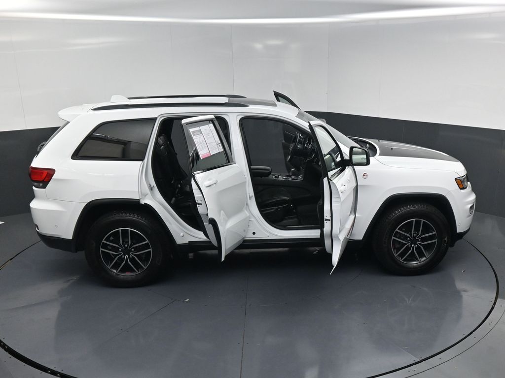 2019 Jeep Grand Cherokee Trailhawk White at Genesis of Spring