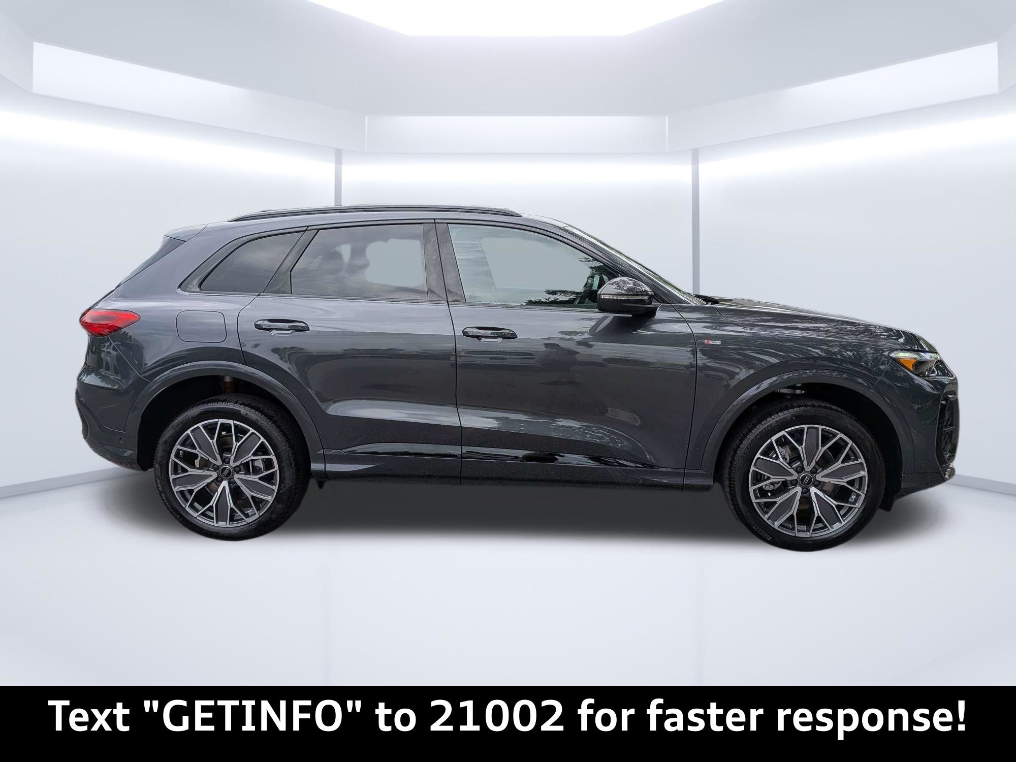 Tambora Gray metallic 2026 Audi Q5 SUV / Crossover All-Wheel Drive 7-Speed Automatic