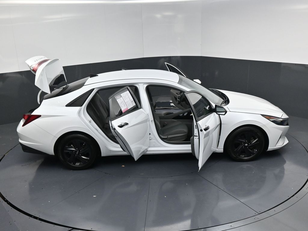 2021 Hyundai Elantra SEL White at Durrett Motor Company