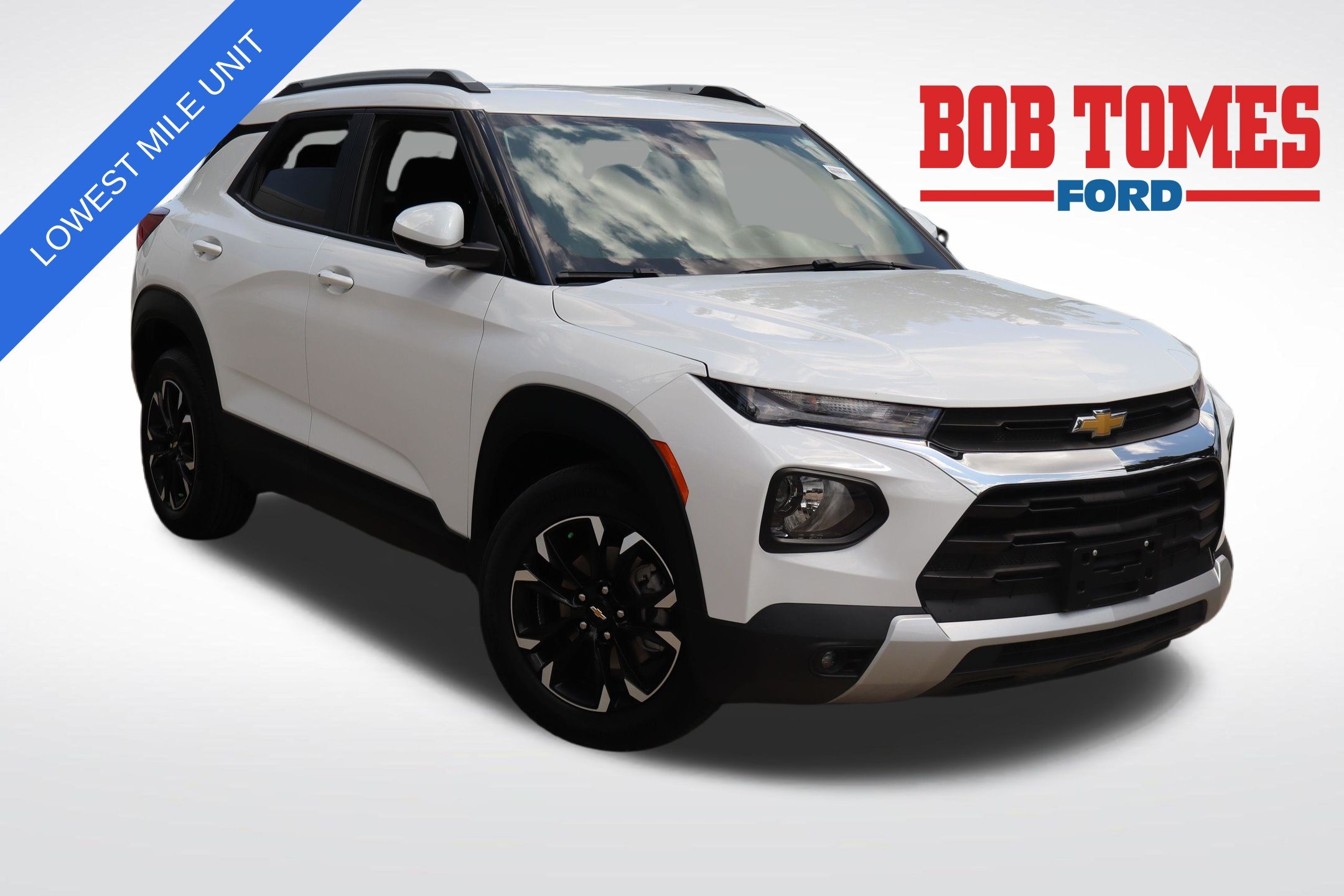 Summit White 2023 Chevrolet Trailblazer SUV / Crossover Front-Wheel Drive Continuously Variable Transmission