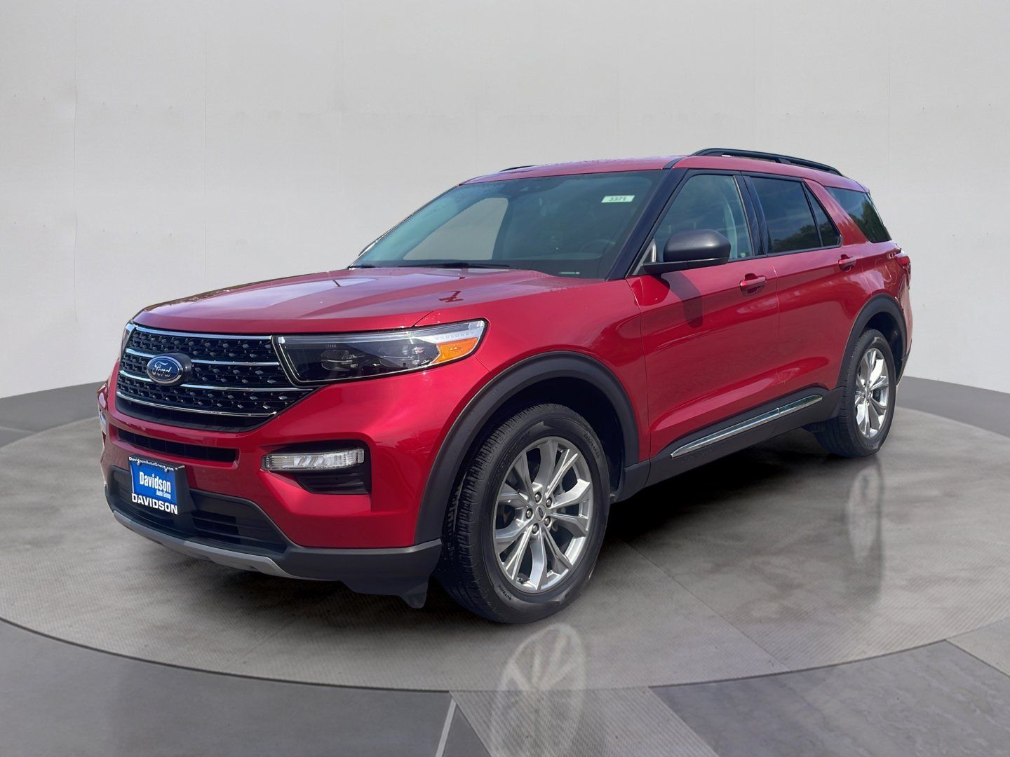 2021 Ford Explorer XLT 4WD's photo
