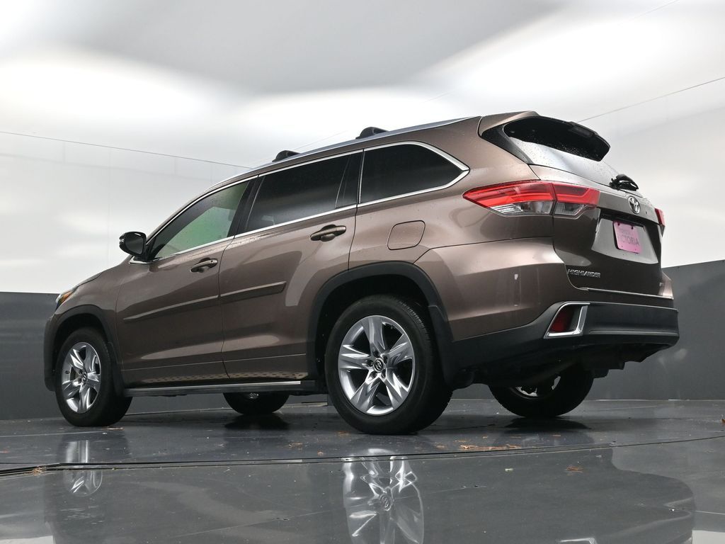 2019 Toyota Highlander Limited Brown at Classic Elite Chevrolet Sugar Land