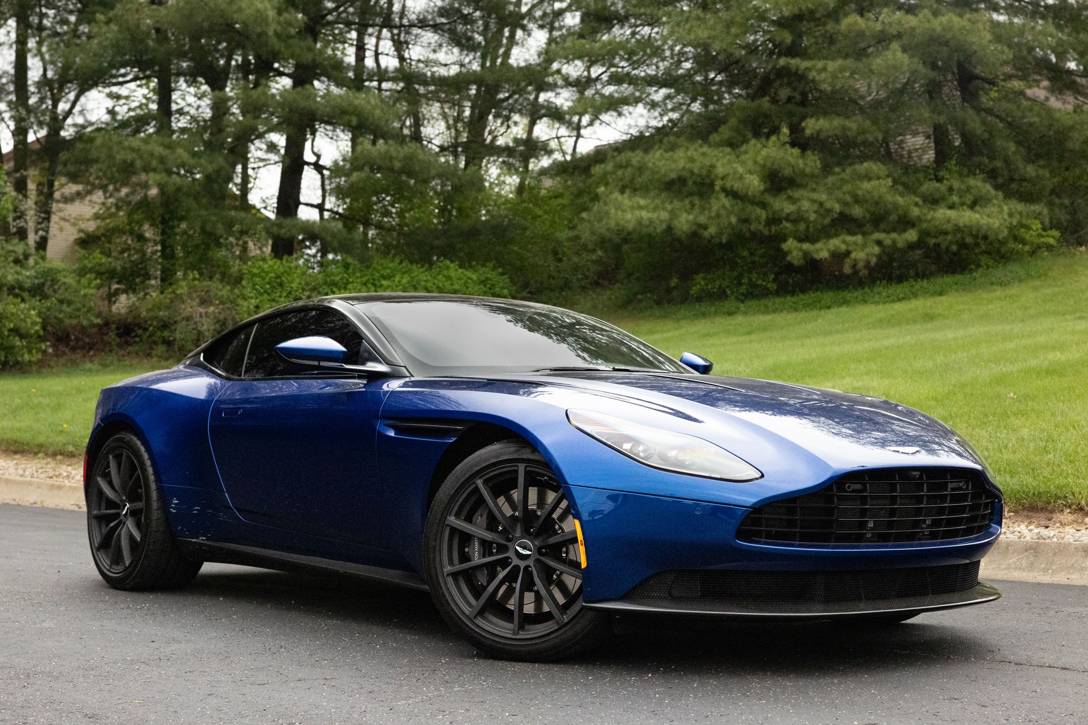 2020 Aston Martin DB11 AMR RWD Coupe Rear-Wheel Drive 8-Speed Automatic