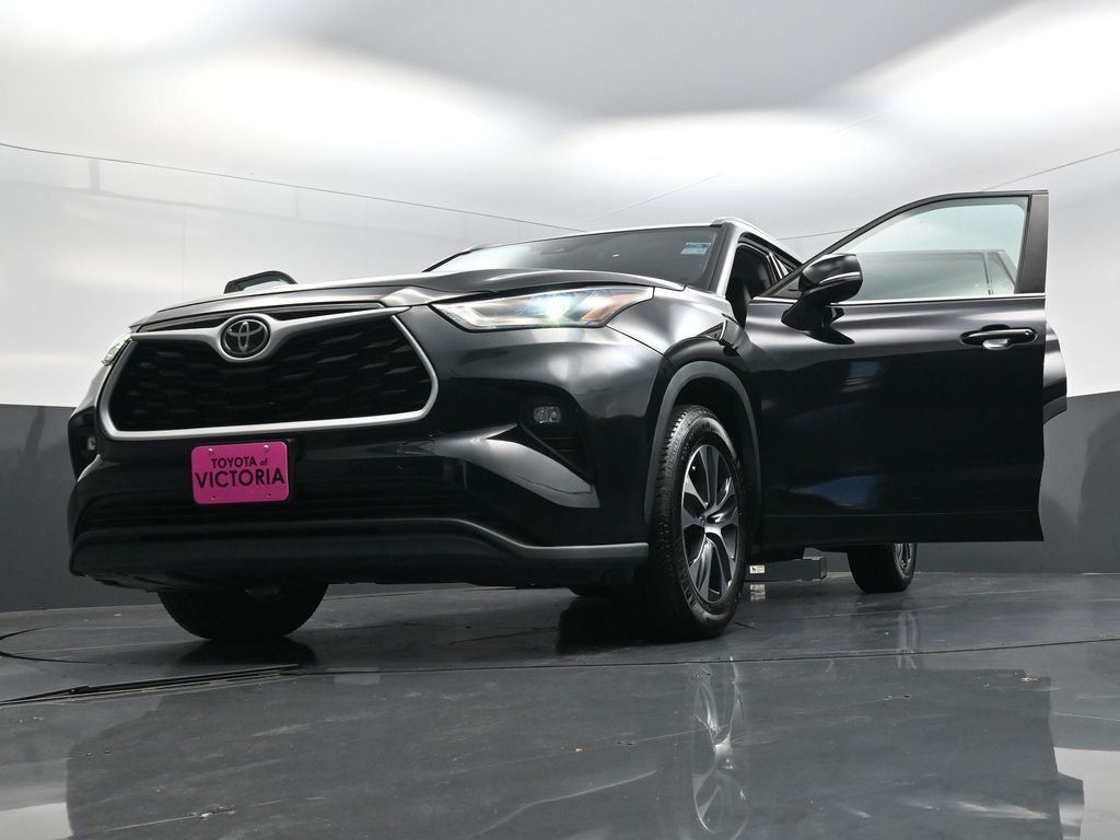 2023 Toyota Highlander XLE Black at Classic Elite Chevrolet Sugar Land