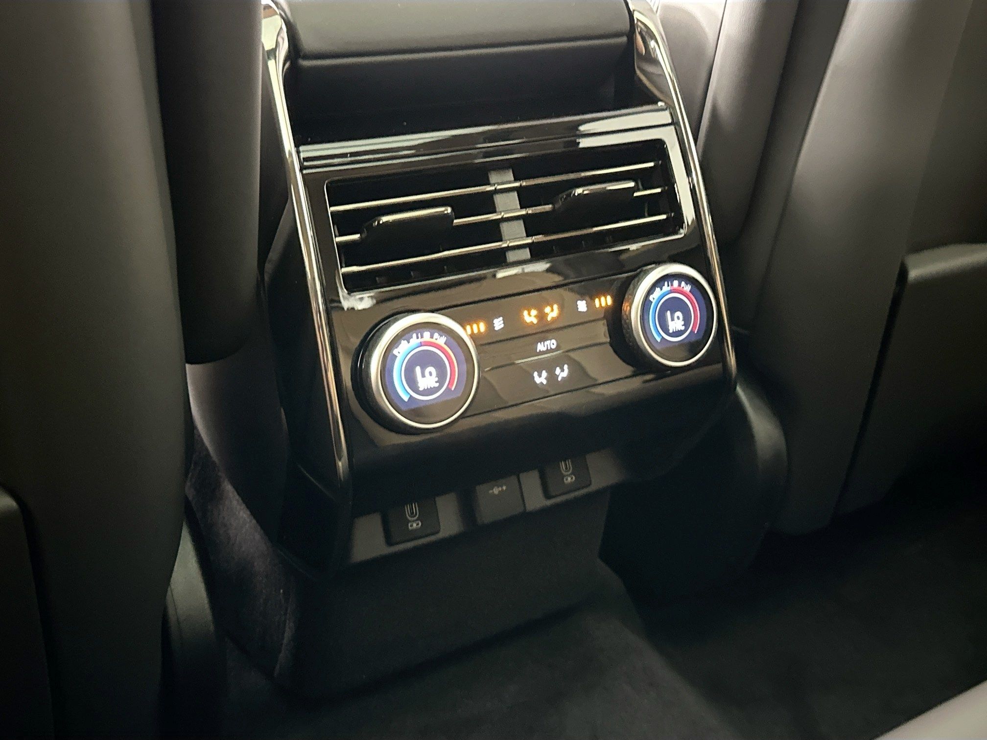 new 2026 Land Rover Range Rover Sport car, priced at $122,575