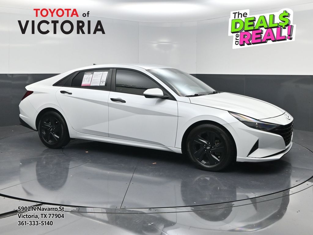 2021 Hyundai Elantra SEL White at Durrett Motor Company