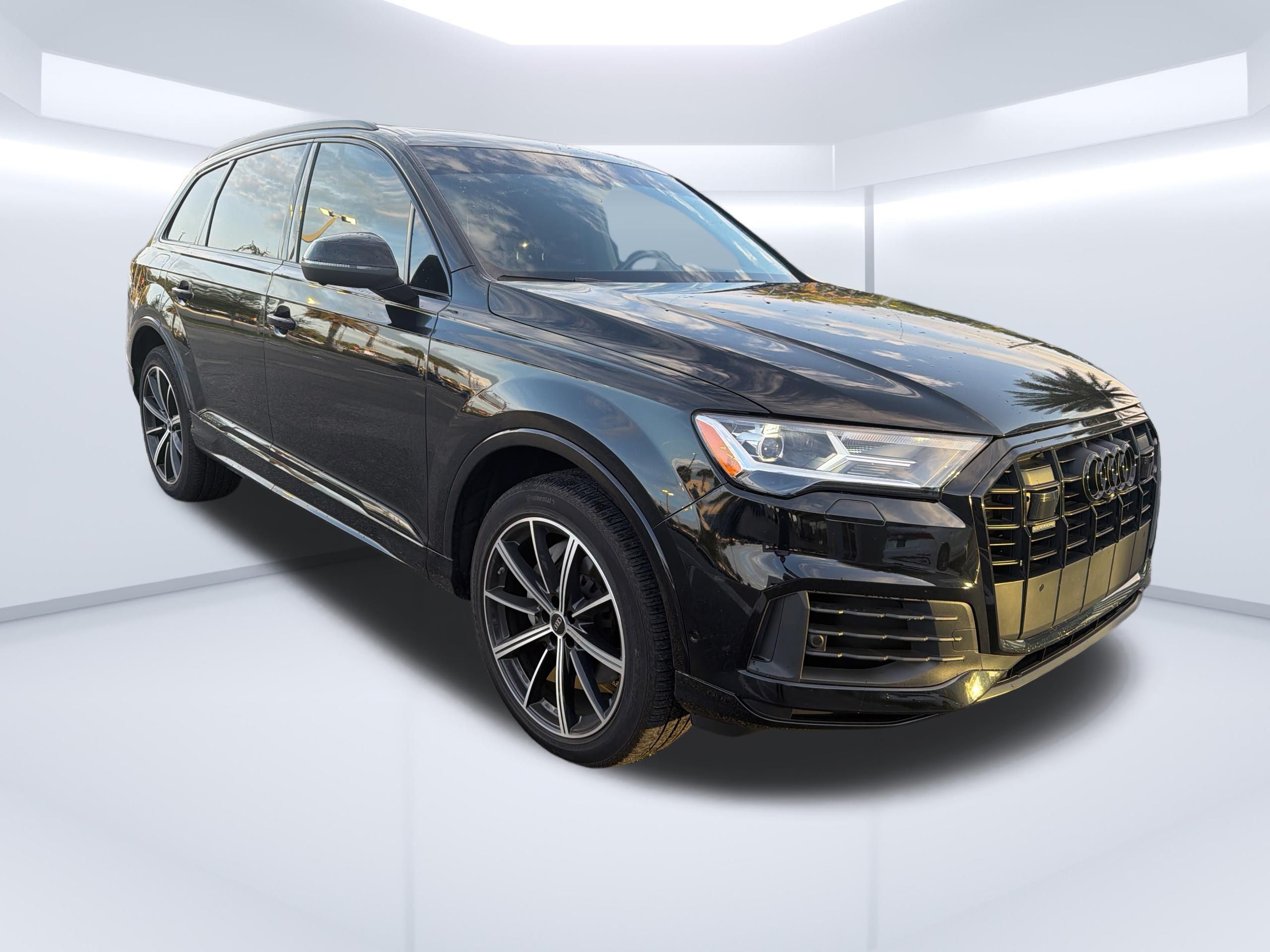 2023 Audi Q7 55 Premium Plus quattro Tiptronic's photo