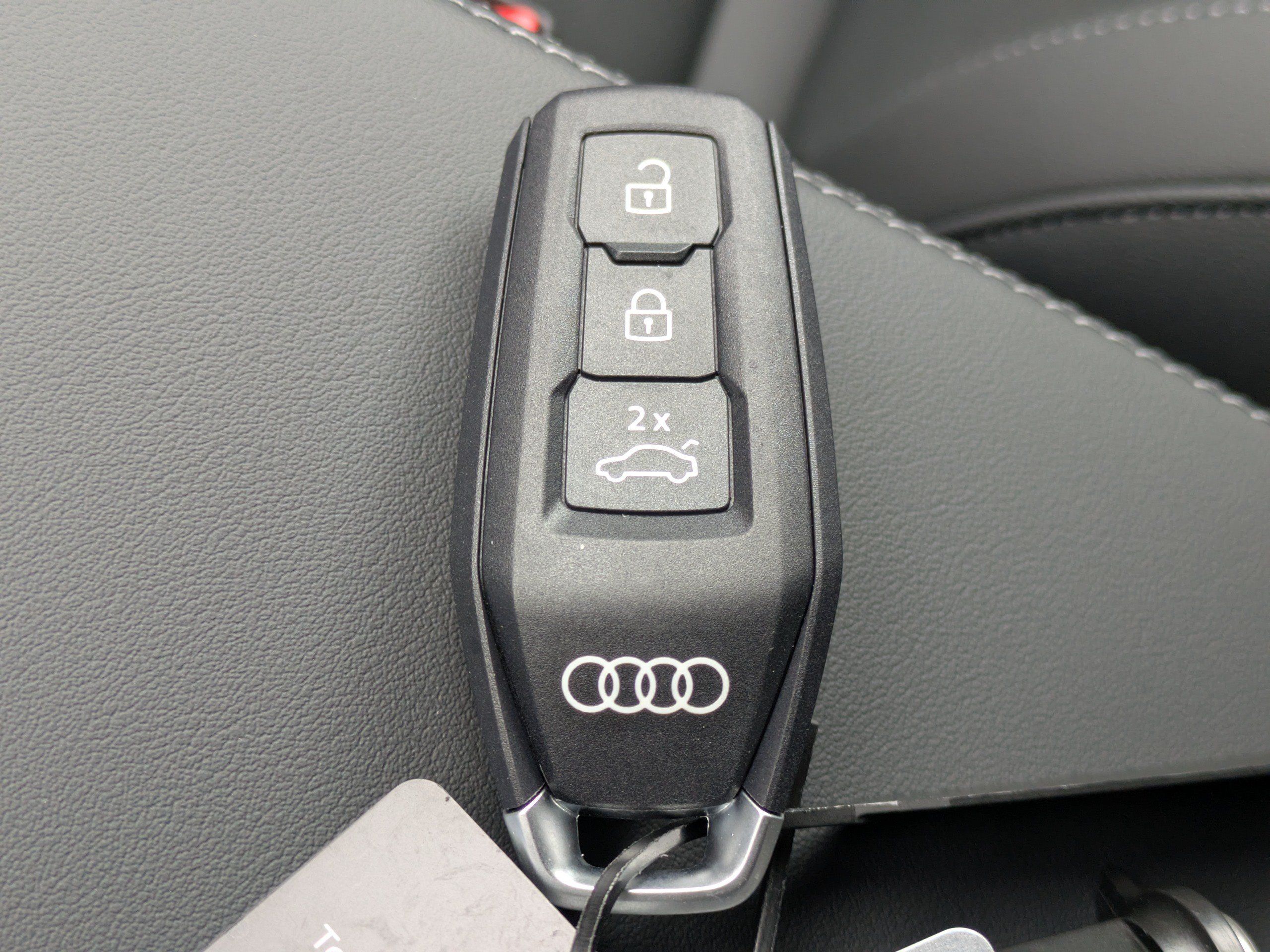Audi 2026 Q5 2.0T Premium Plus quattro