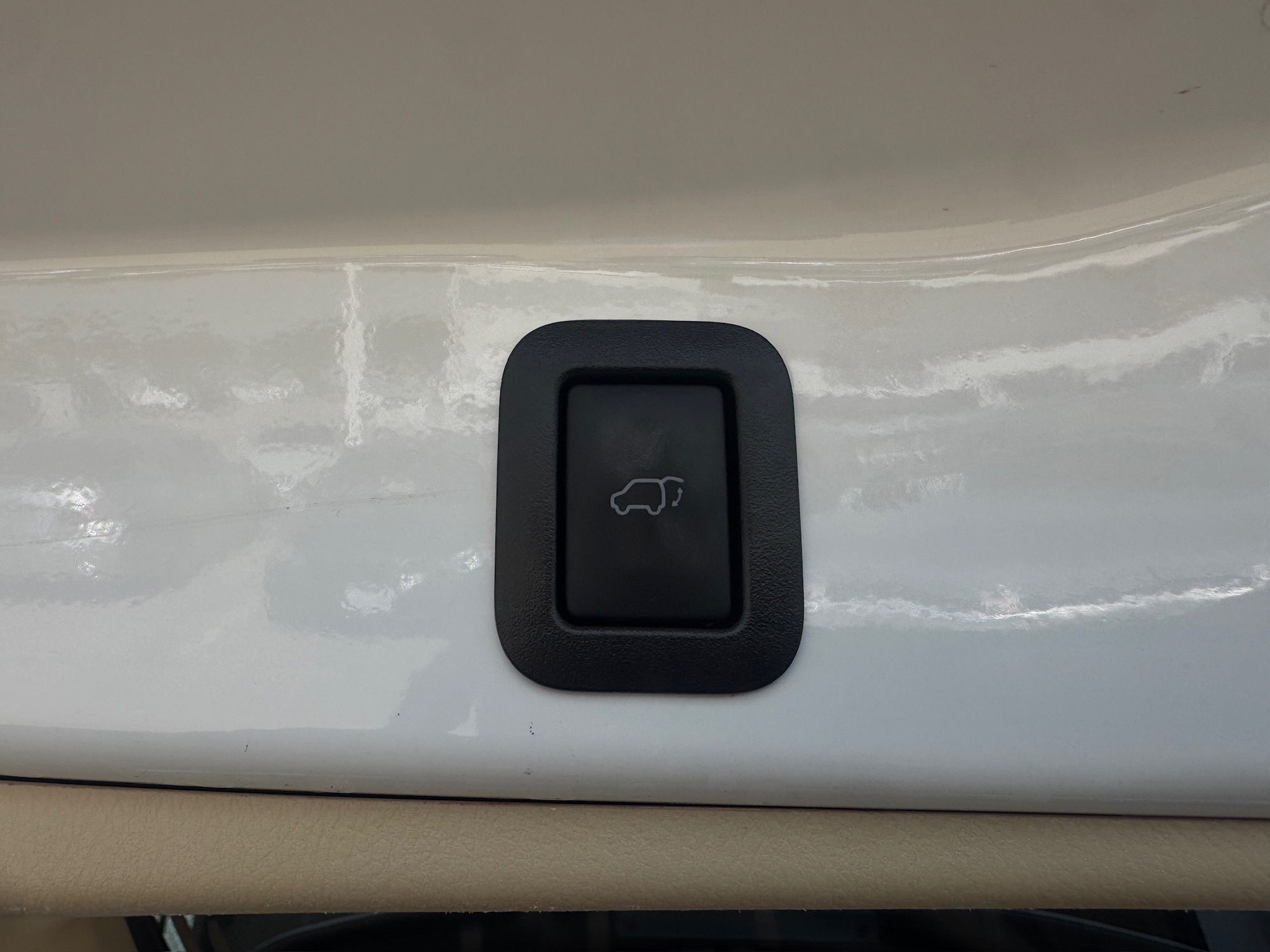 2019 Toyota Highlander Limited Platinum White at Gullo Toyota