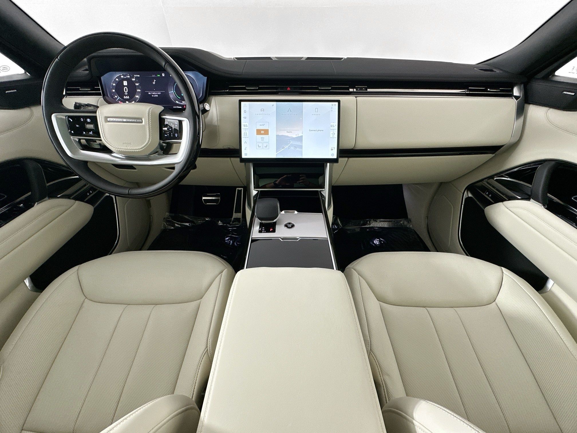 new 2026 Land Rover Range Rover Plug-In Hybrid car, priced at $133,760