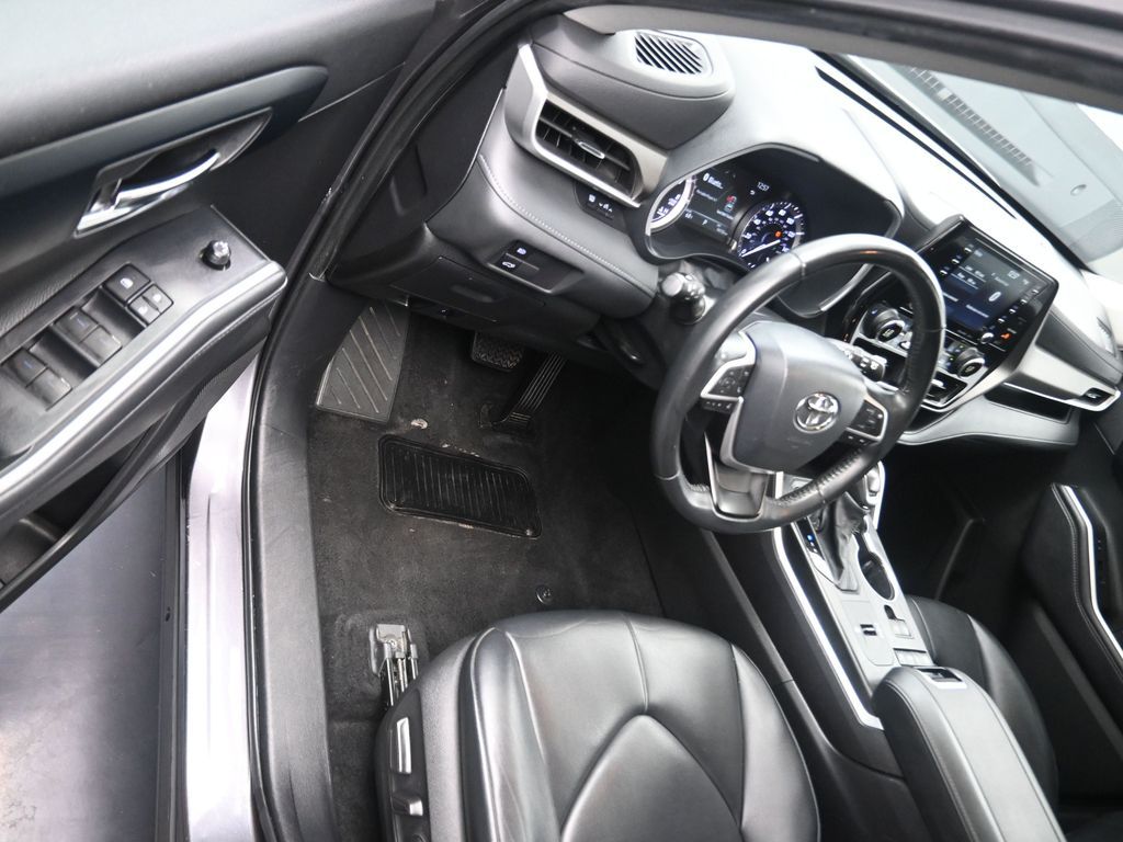 2022 Toyota Highlander XLE Gray at Gullo Toyota