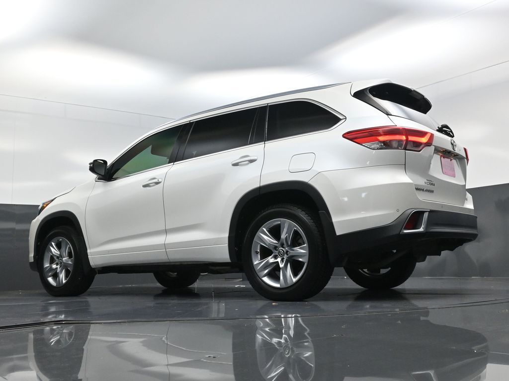 2018 Toyota Highlander Limited White at Toyota of Victoria