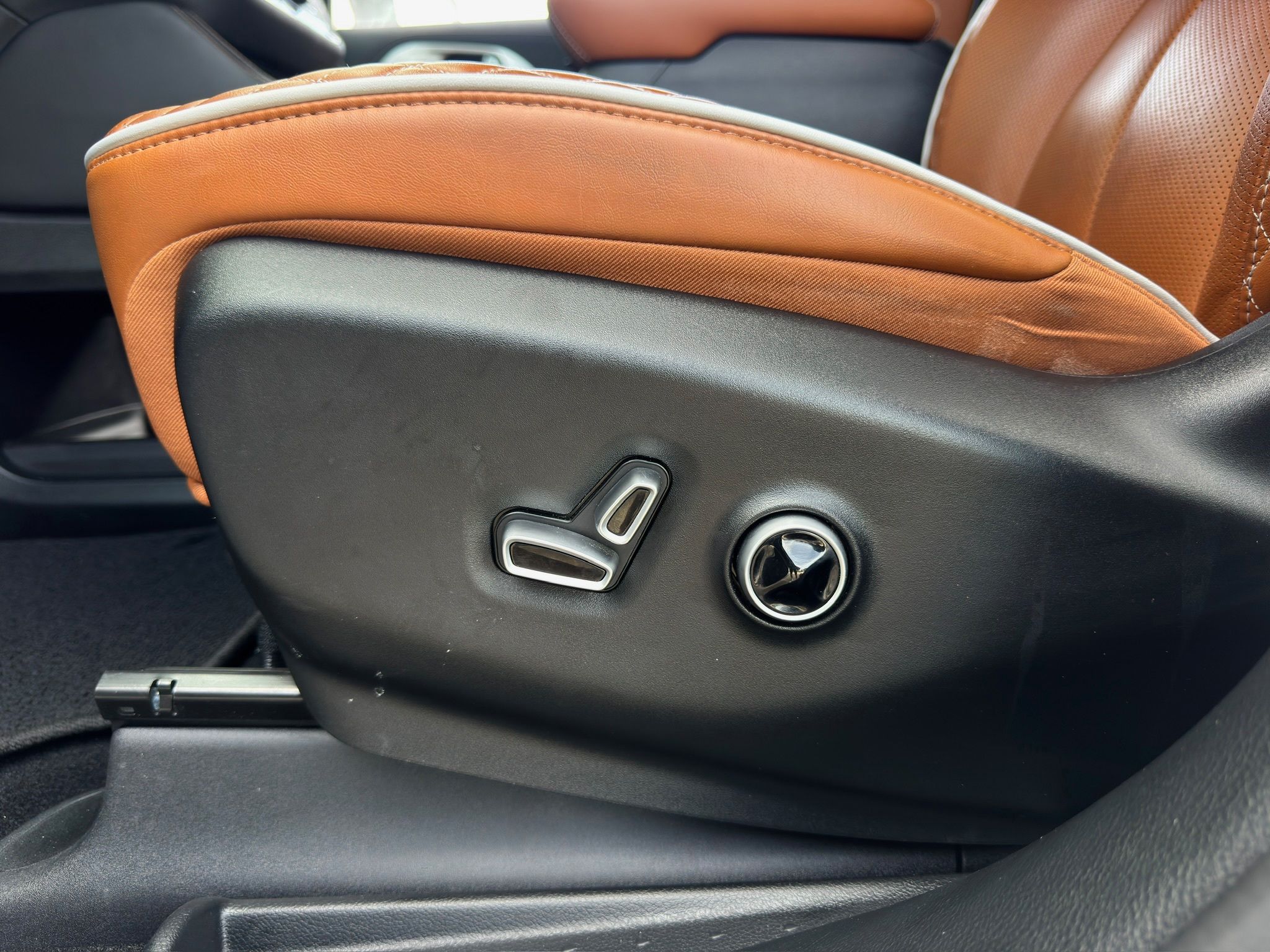 2024 Chrysler Pacifica Pinnacle White at Community Honda