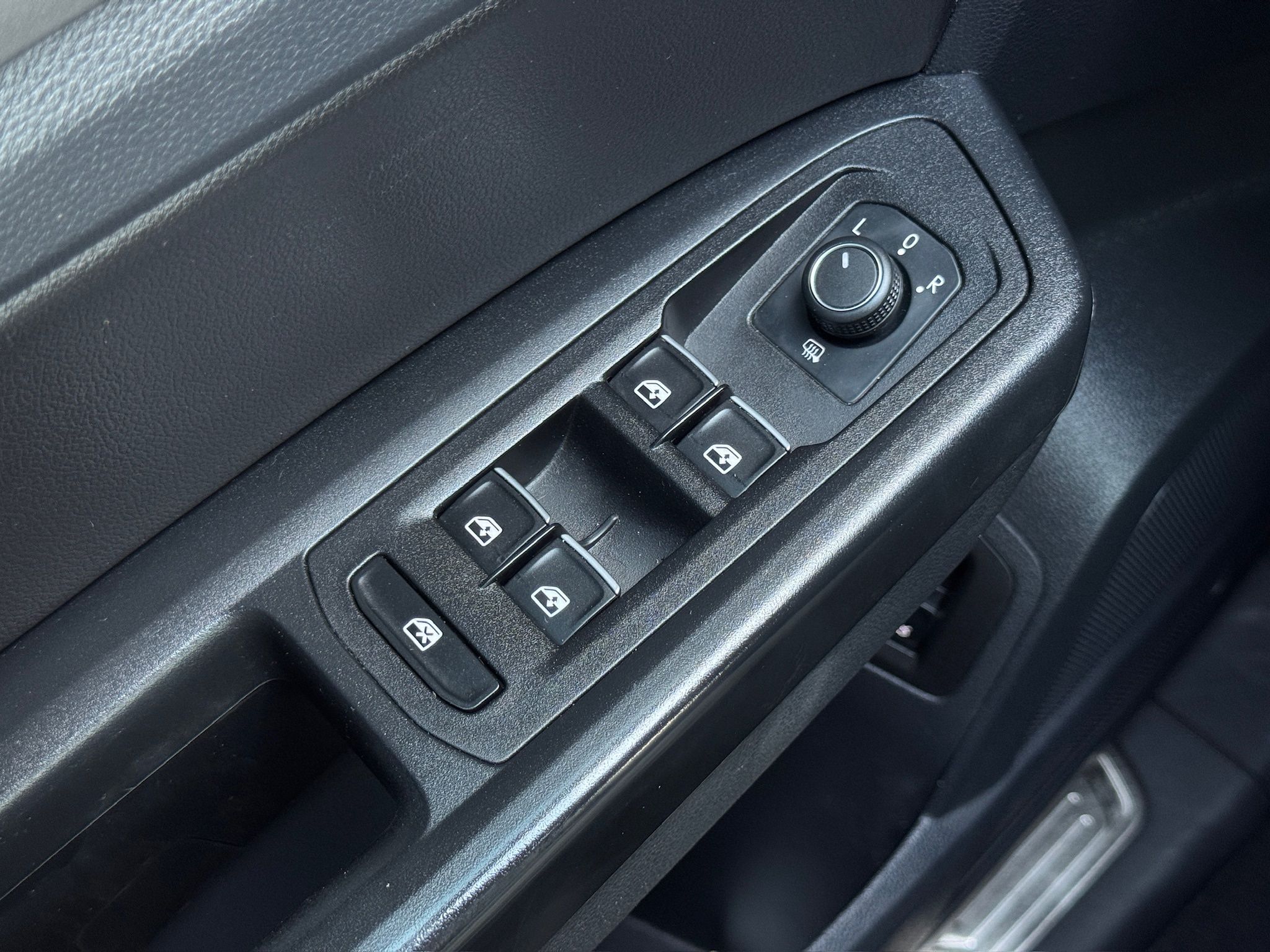 2019 Volkswagen Atlas SEL Silver at Community Kia