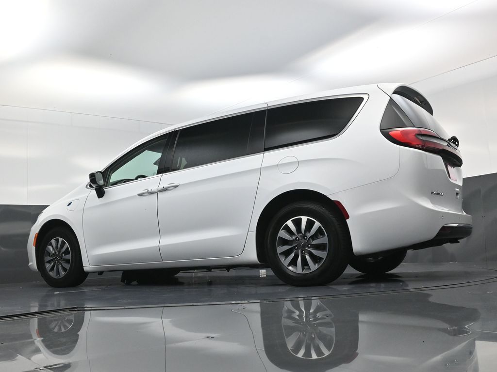 2024 Chrysler Pacifica Hybrid Select White at Bayway Cadillac of The Woodlands